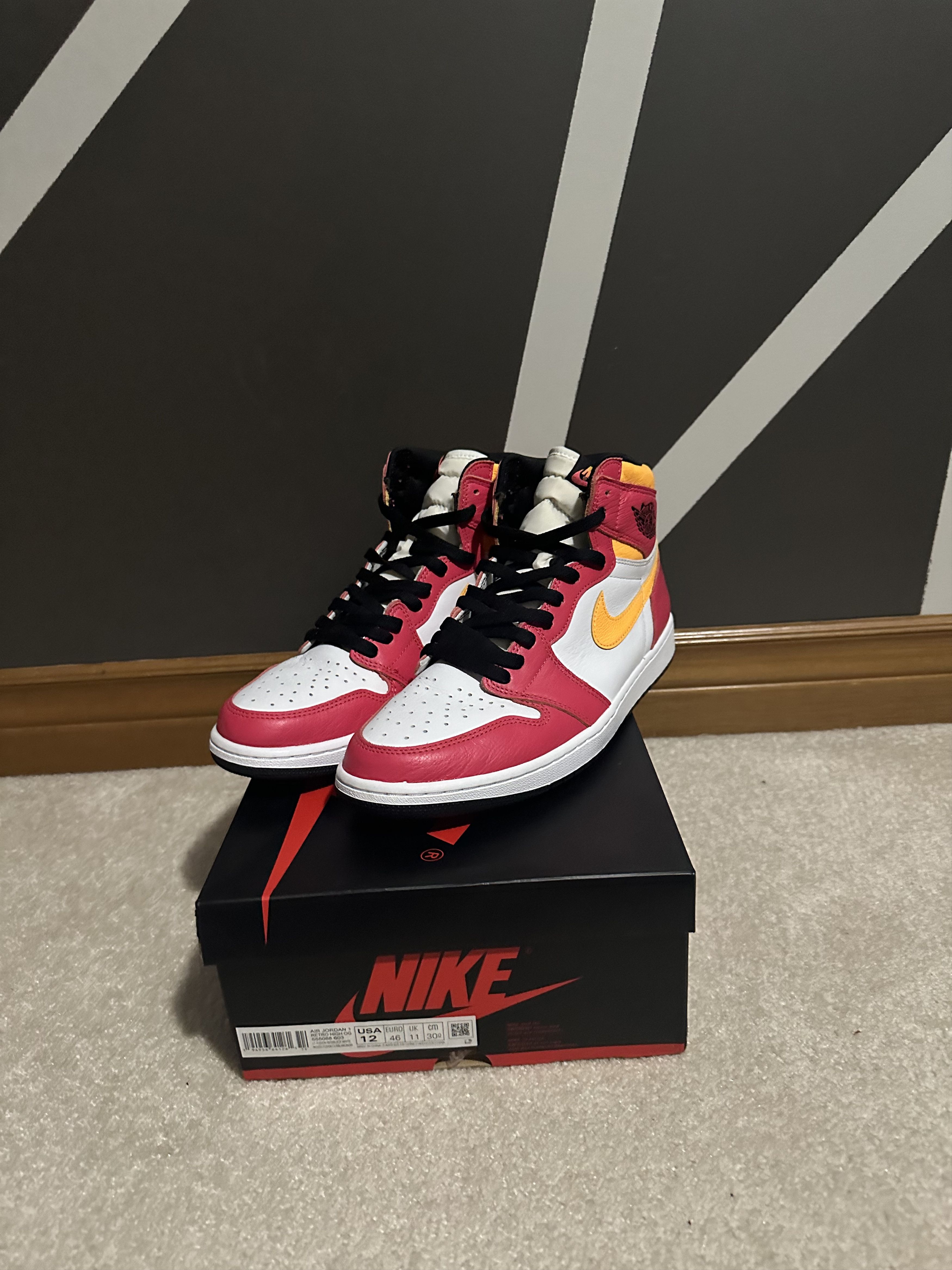 NIKE AIR JORDAN1 HIGHOG LIGHT FUSION RED AIR JORDAN 1 HIGH 