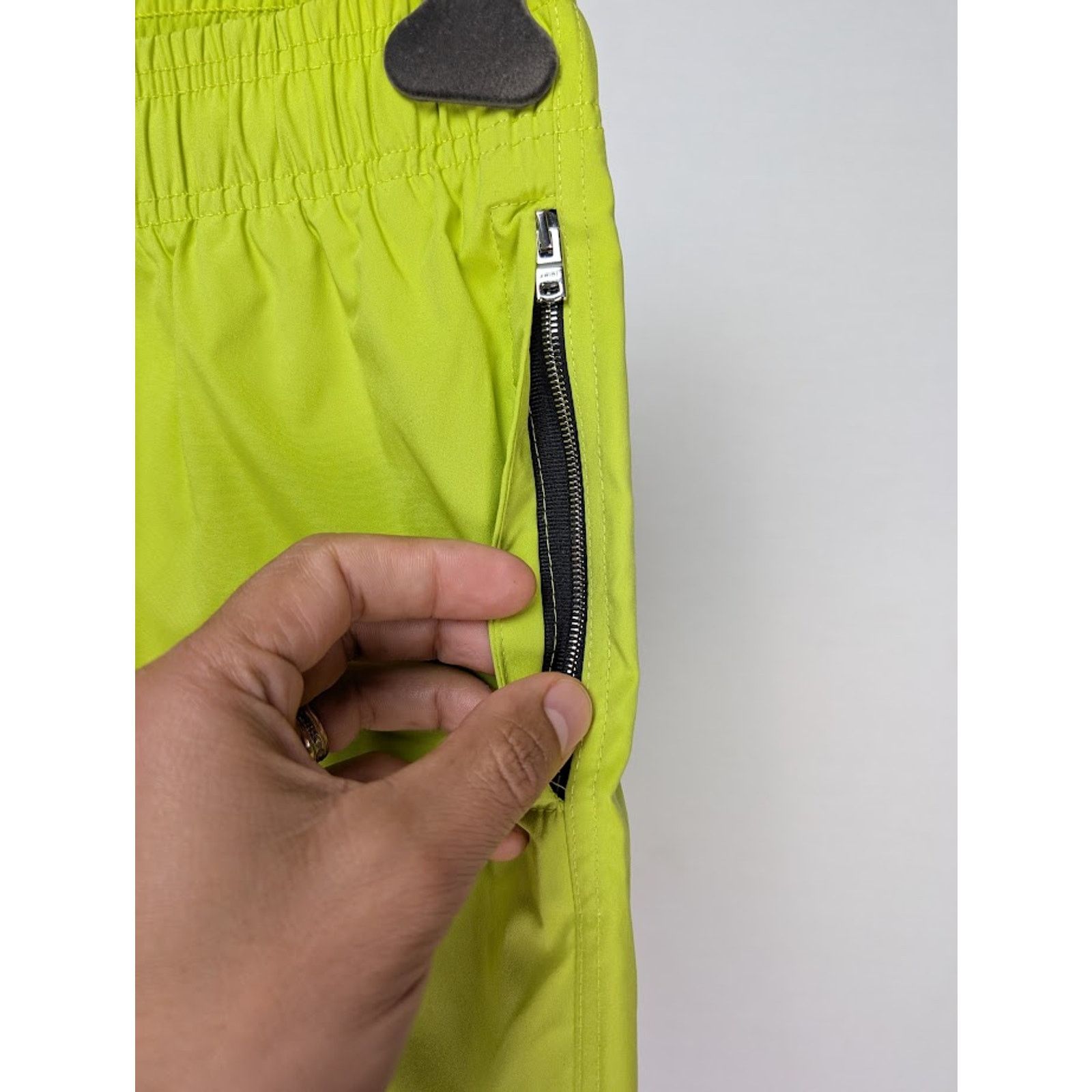 Amiri o1rshd1 Core Logo Swim Trunk Shorts in Lime Size US 34 / EU 50 - 4 Thumbnail