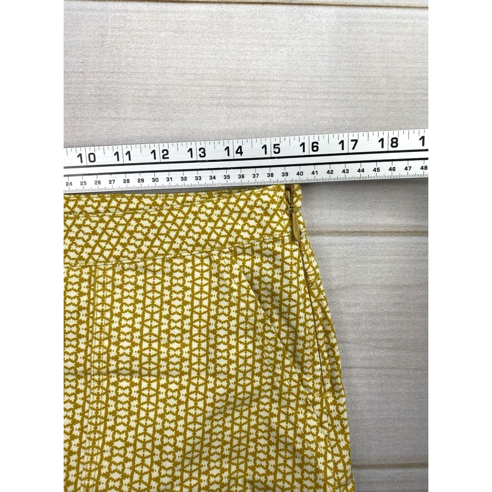 Prana prAna Mini Skirt Sz 6 Gold Geometric Print Outdoor Hiking Casual Shirt? Size 28" / US 6 / IT 42 - 3 Thumbnail