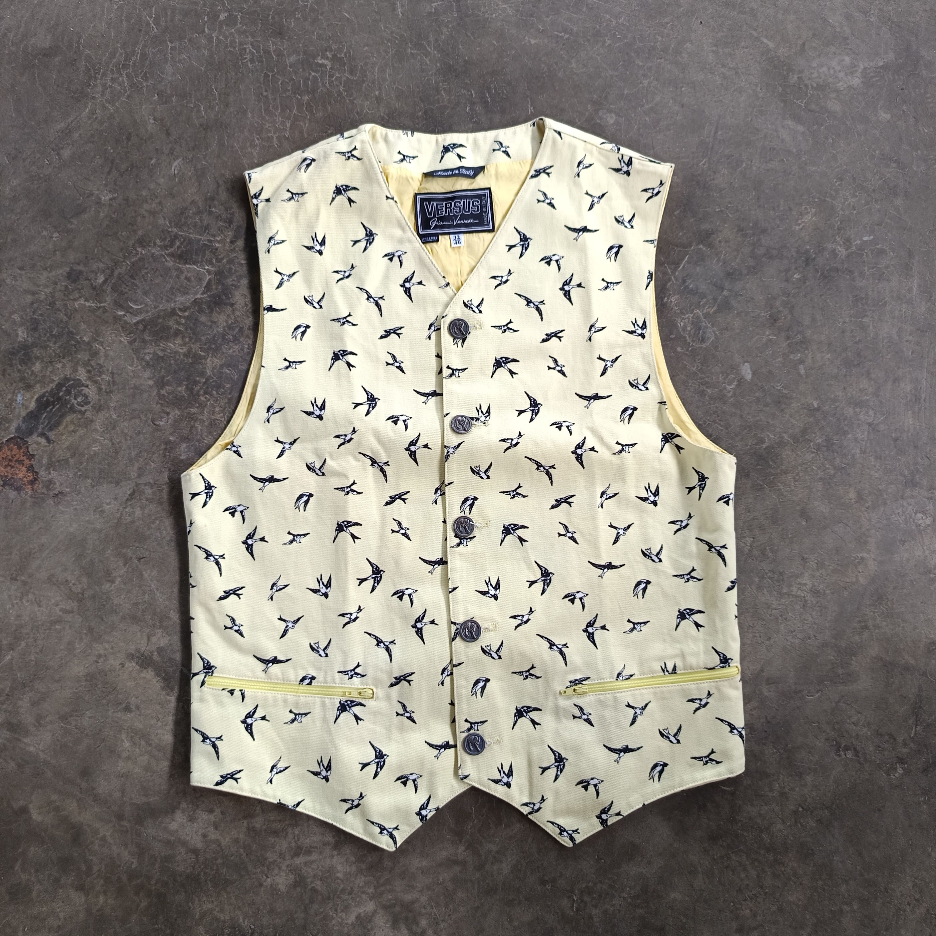 Versace Vintage Gianni Versace Swallow Print Vest Size US M / EU 48-50 / 2 - 1 Thumbnail