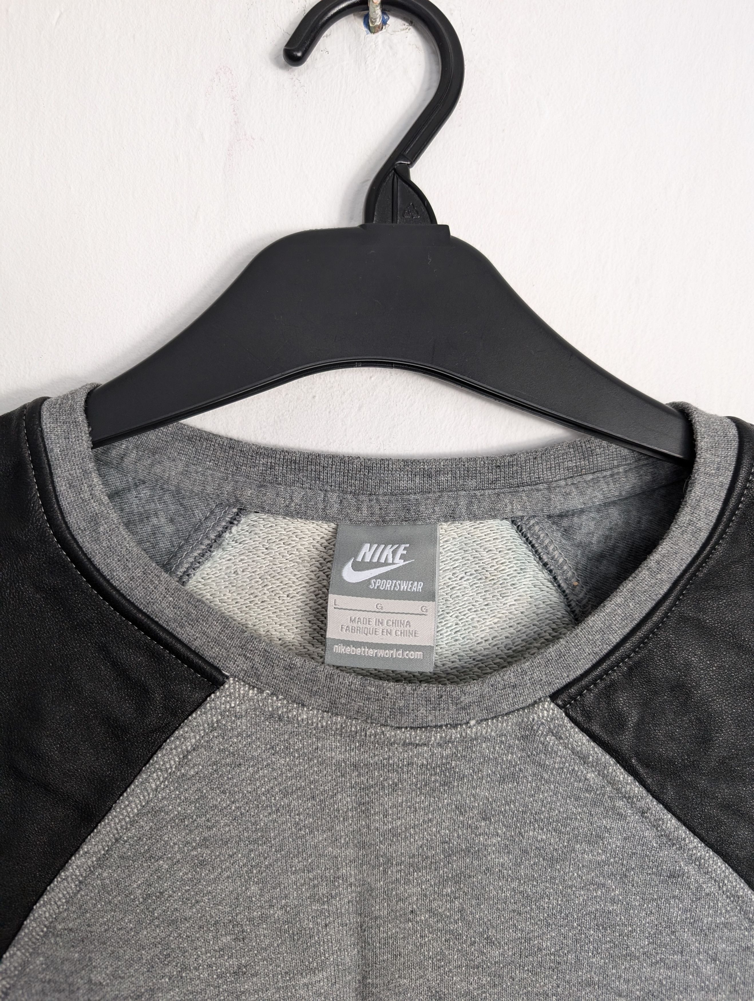 Nike Nike Sportswear Crewneck Grey Leather Panels Streetwear Size L / US 10 / IT 46 - 4 Thumbnail
