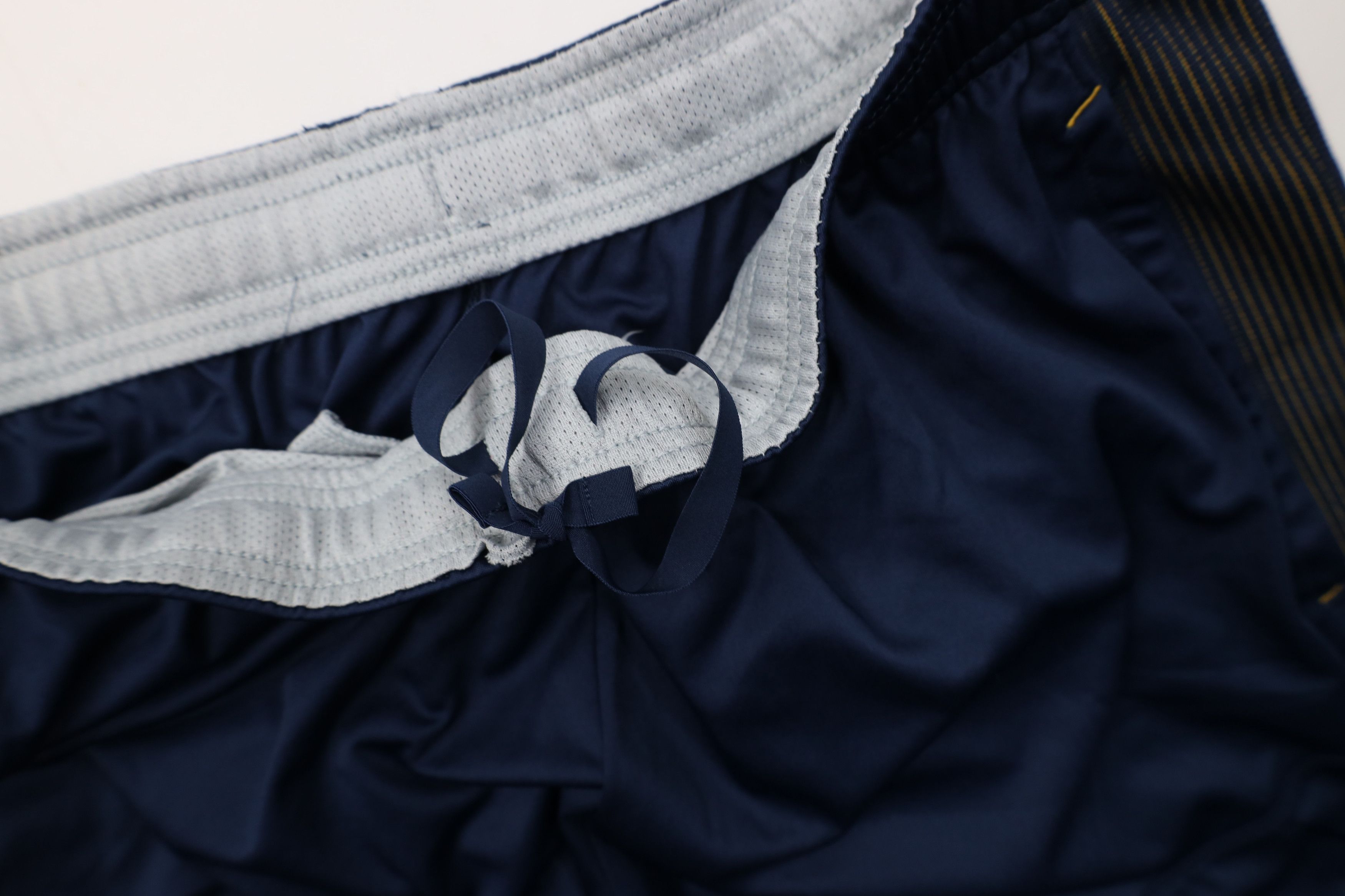 Nike Nike Issued University of Toledo Football Above Knee Shorts Size US 34 / EU 50 - 9 Thumbnail