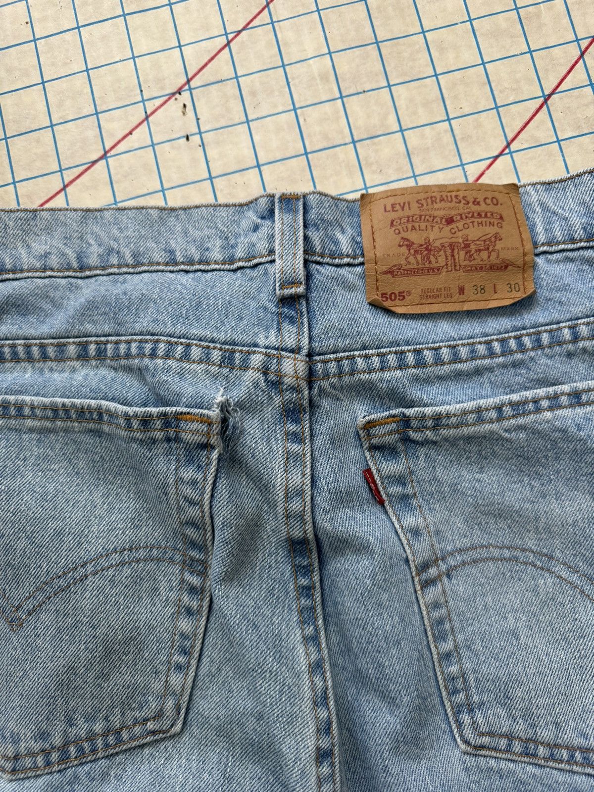 Levi's × Levi's Vintage Clothing × Vintage Levi’s 505 Light Stonewash Vintage Jeans Fits 36 Regular Fit Size US 36 / EU 52 - 15 Thumbnail