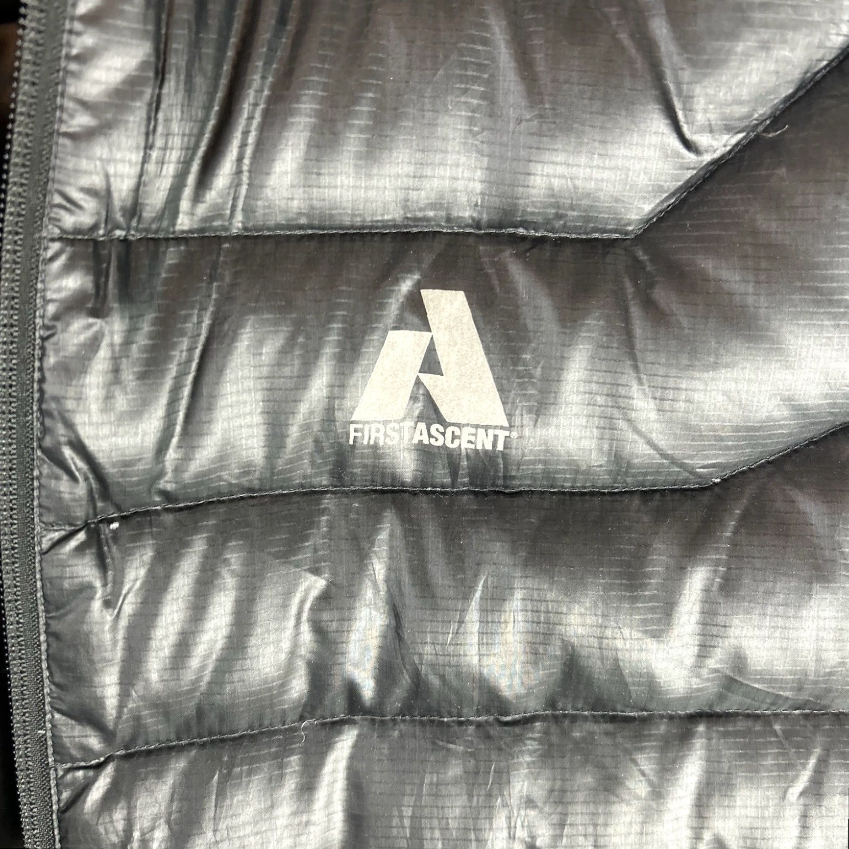 Eddie Bauer VINTAGE Eddie Bauer First Ascent Whittaker Down Puffer Vest Black Mens XL Mountaineering Size US XL / EU 56 / 4 - 3 Thumbnail