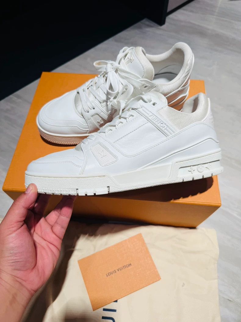 Louis Vuitton Trainer White Lowtop Sneakers - dmc