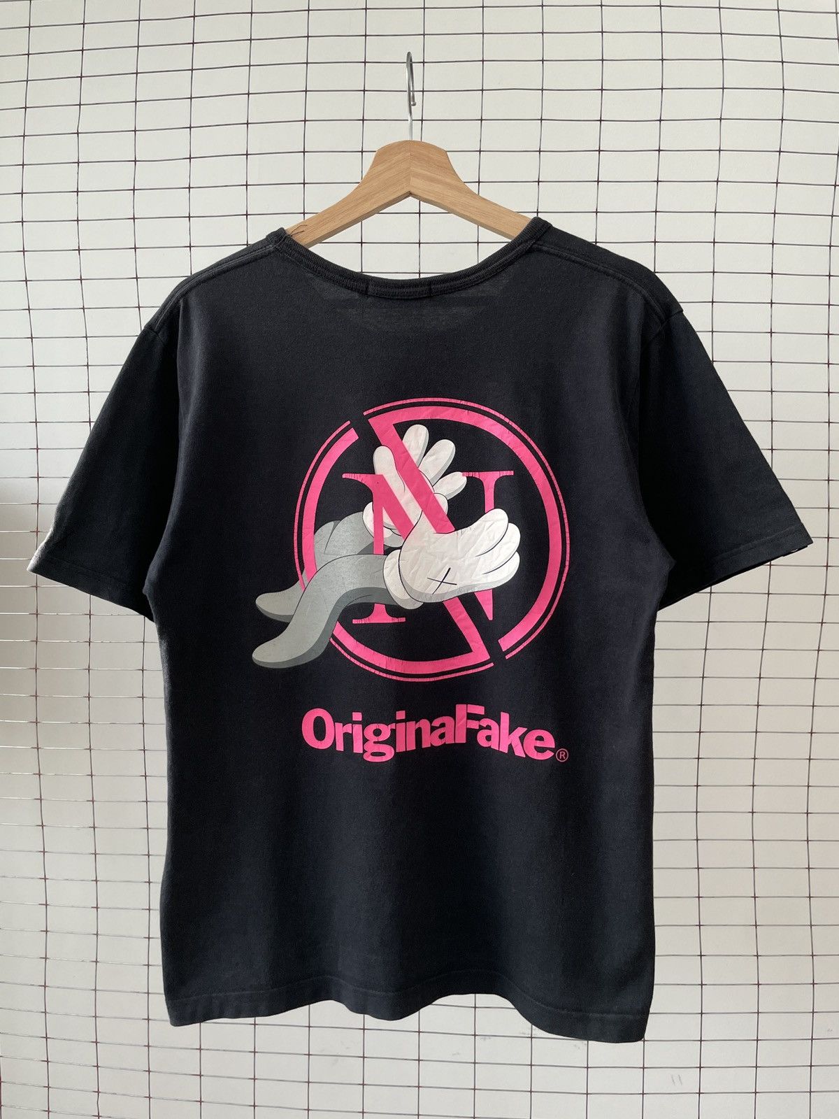 Kaws × Original Fake Original Fake Kaws Tee Size US M / EU 48-50 / 2 - 3 Thumbnail