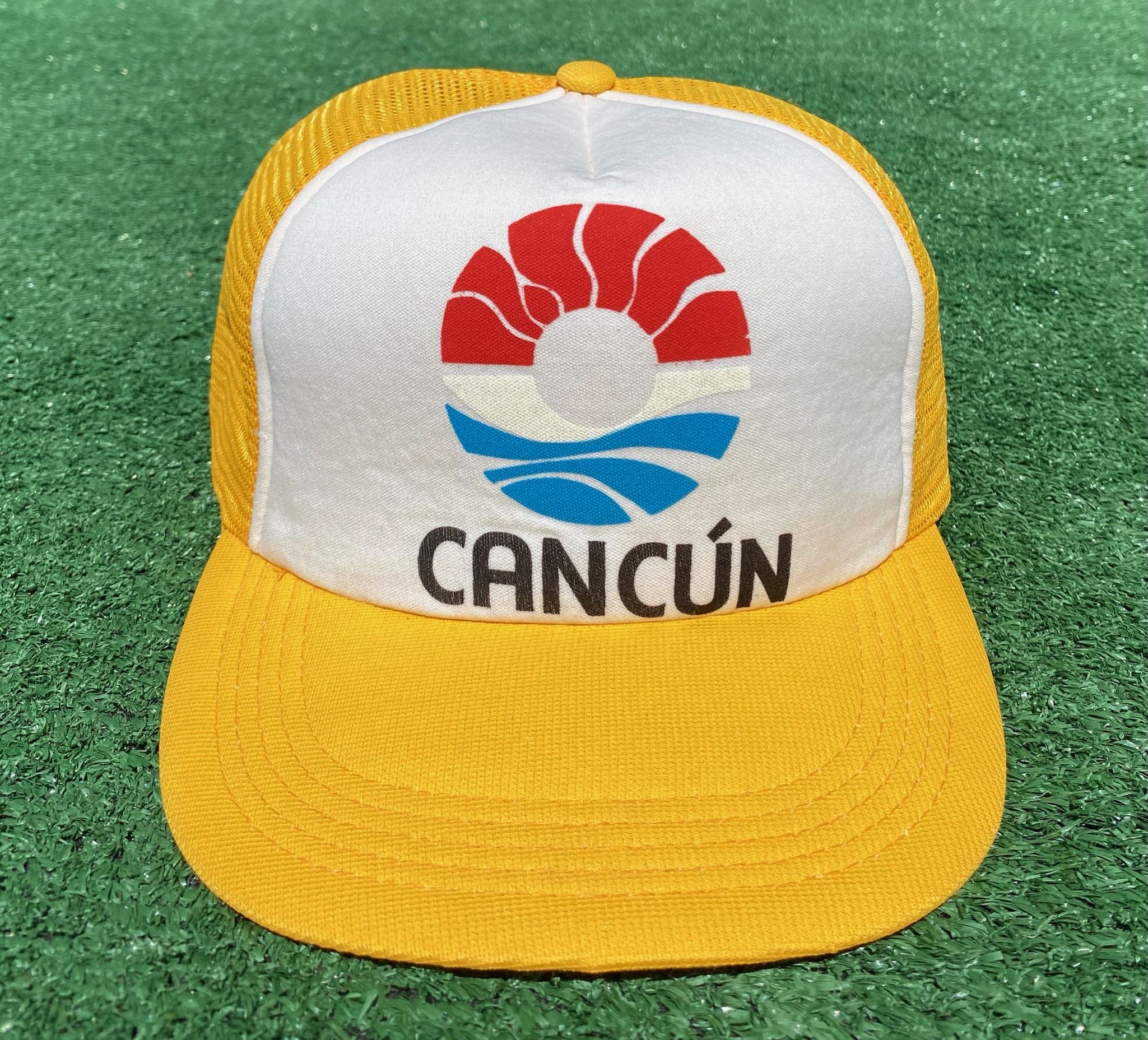 Vintage Vintage 80’s Cancun Mexico Yellow Snapback Trucker Hat Size ONE SIZE - 1 Thumbnail