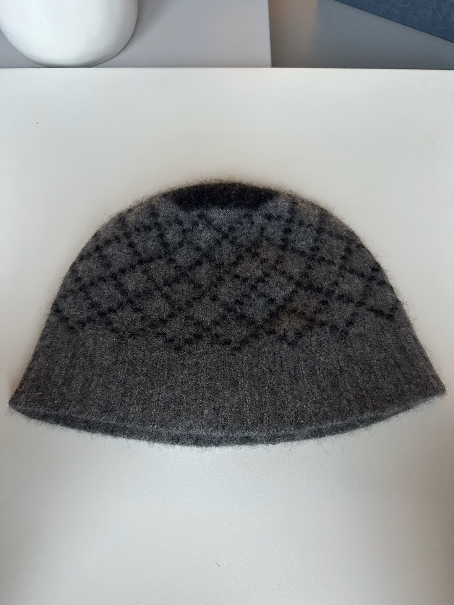 Gucci Authentic Gucci Beanie Diamond Pattern Cashmere Gray Hat Size ONE SIZE - 1 Thumbnail