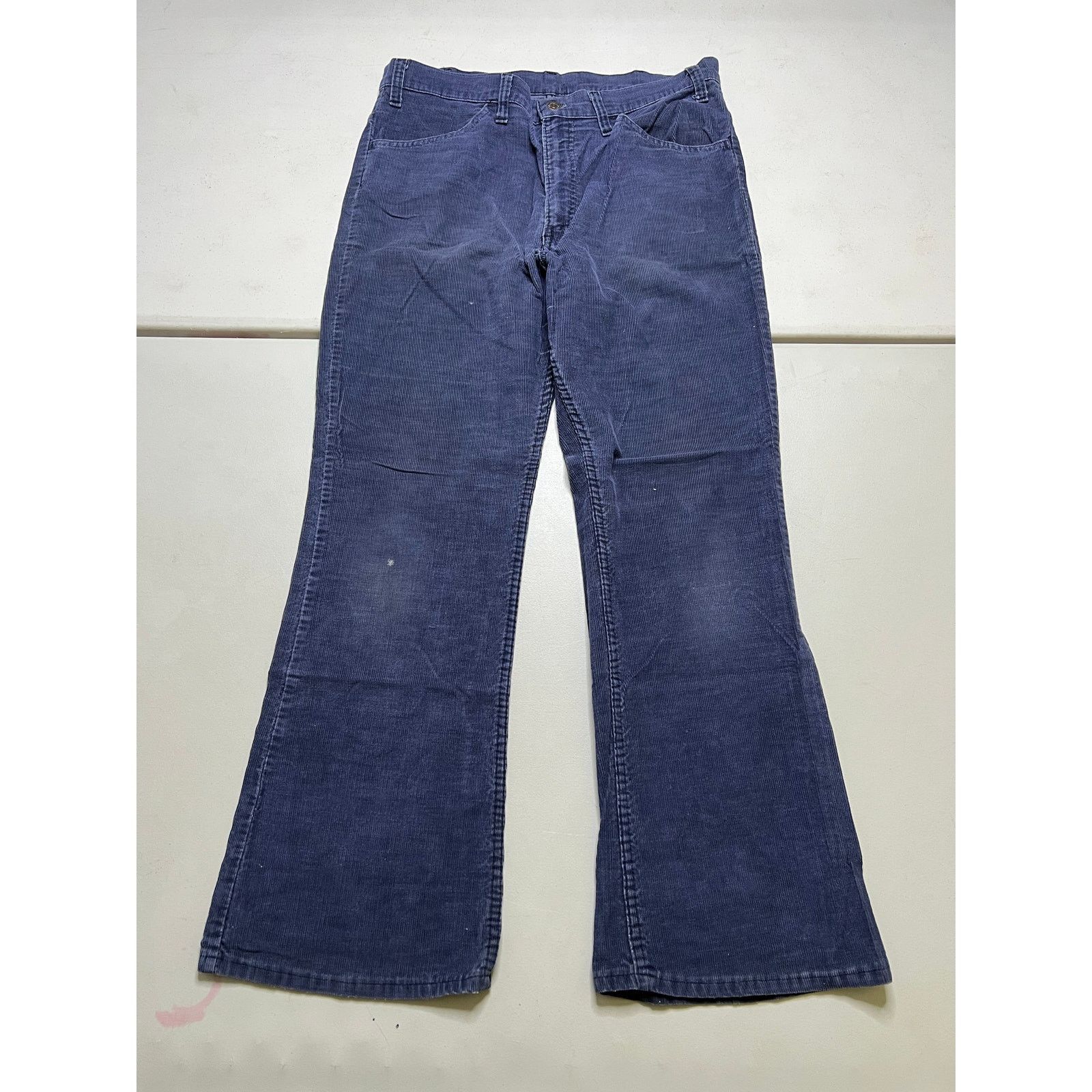 Levi's VTG 1980s Levi’s 646 Flared Corduroy Trousers Navy 36W x 31L Size US 36 / EU 52 - 1 Thumbnail