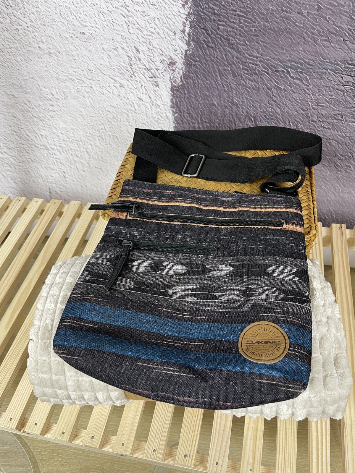 Dakine Dakine ornament multicolour Aztec crossbody bag Size ONE SIZE - 3 Thumbnail