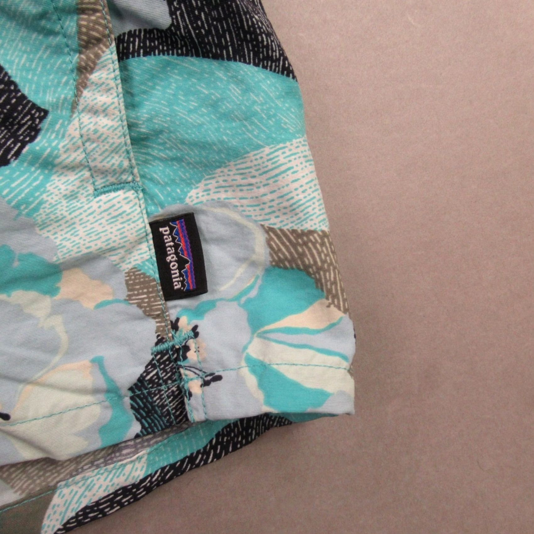 Patagonia Patagonia Shorts Womens Small Lightweight Pockets Activewear Size 26" / US 2 / IT 38 - 2 Thumbnail