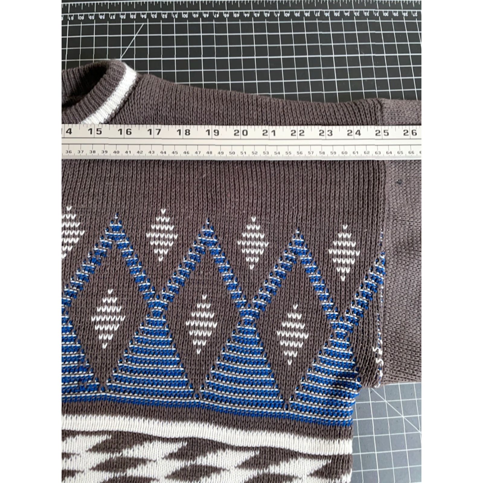 Vintage VINTAGE Towncraft Men's Sweater Adult Large Diamond Pattern Crew Neck Knit Pullover 90s Fall Winter Made in USA Size US L / EU 52-54 / 3 - 6 Thumbnail