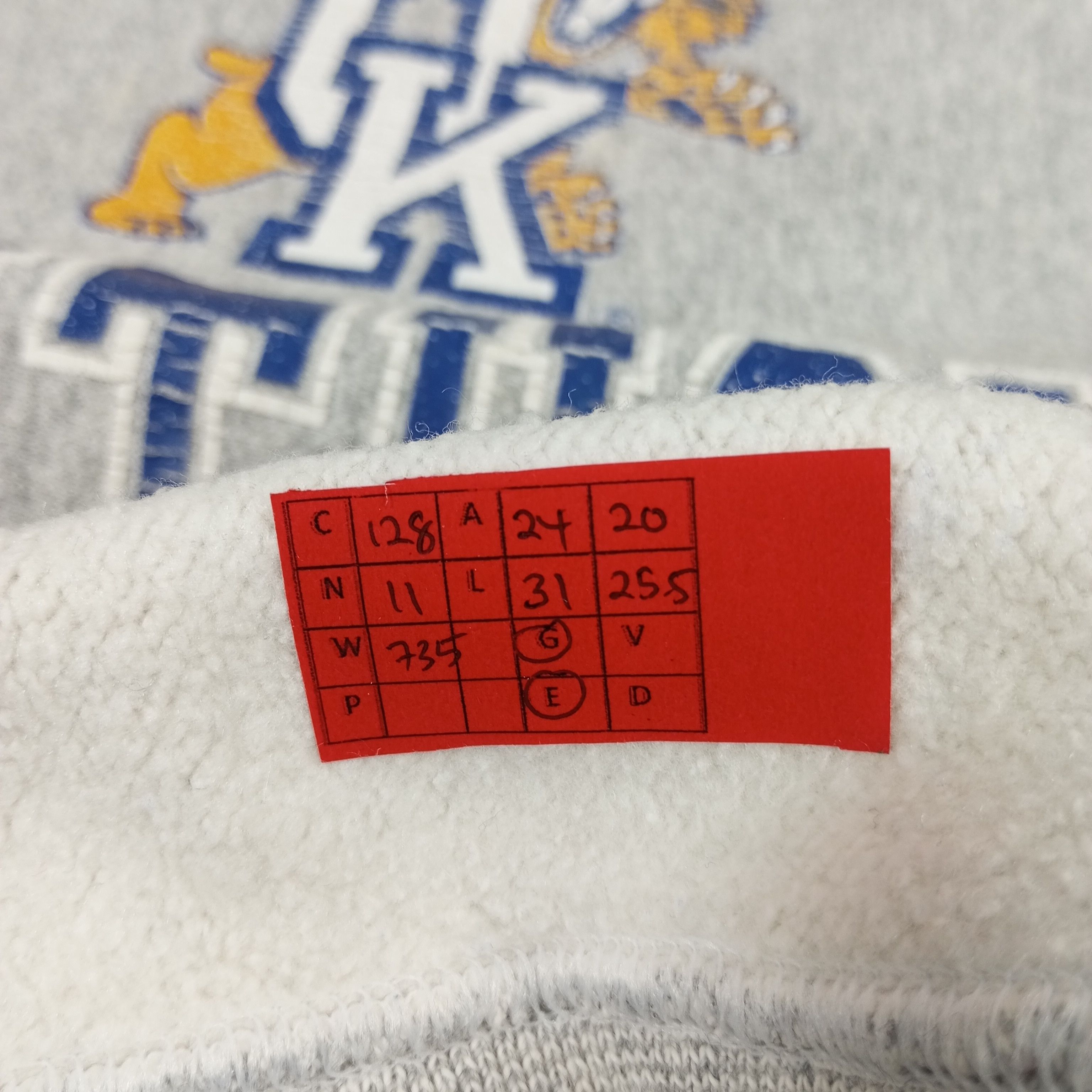NBA × Vintage NBA Kentucky Wildcats Basketball Team Vintage Sweatshirt Size US L / EU 52-54 / 3 - 13 Thumbnail