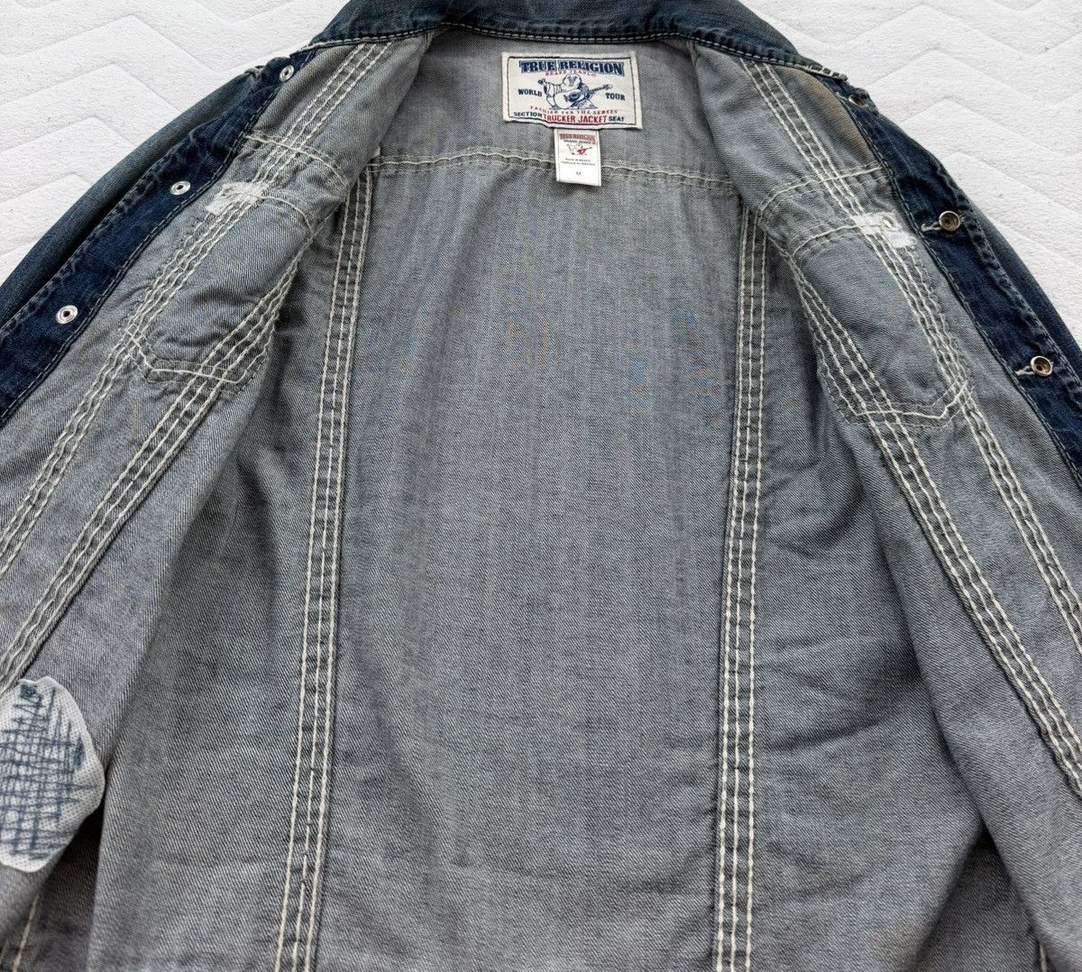True Religion True Religion Big T Trucker Denim Jacket Blue Medium Wash Size US M / EU 48-50 / 2 - 16 Thumbnail