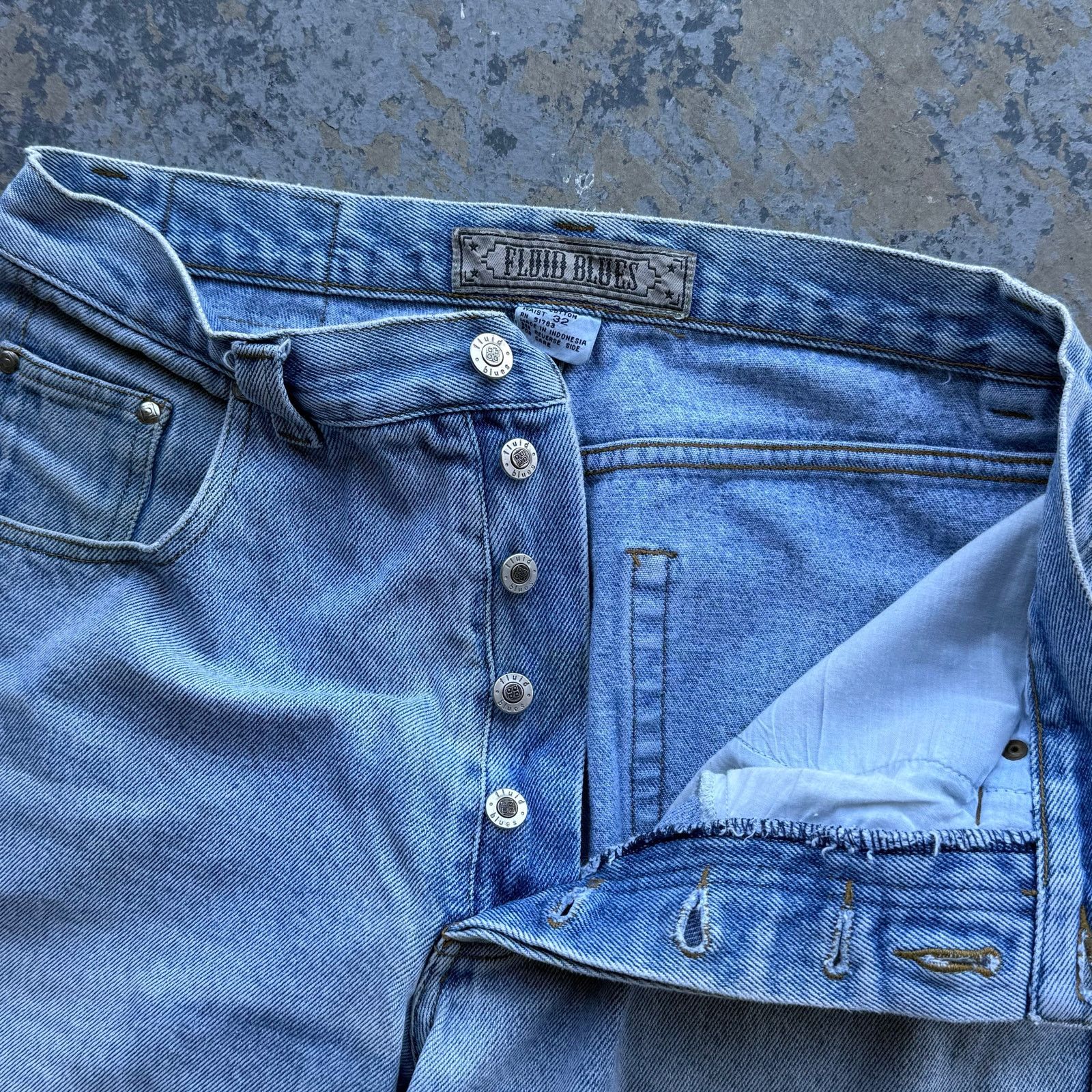Vintage Vintage 90’s Lightwash Denim Jorts Sz 32 Size US 32 / EU 48 - 2 Thumbnail