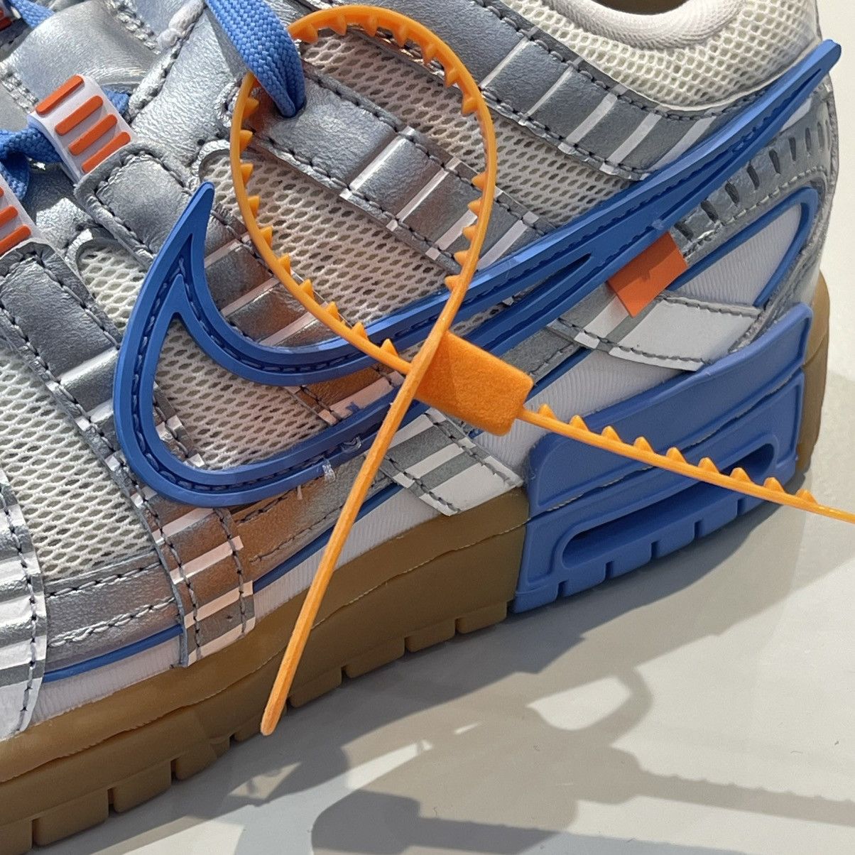 Nike × Off-White Nike Air Rubber Dunk Off-White UNC Size US 8 / EU 41 - 7 Thumbnail