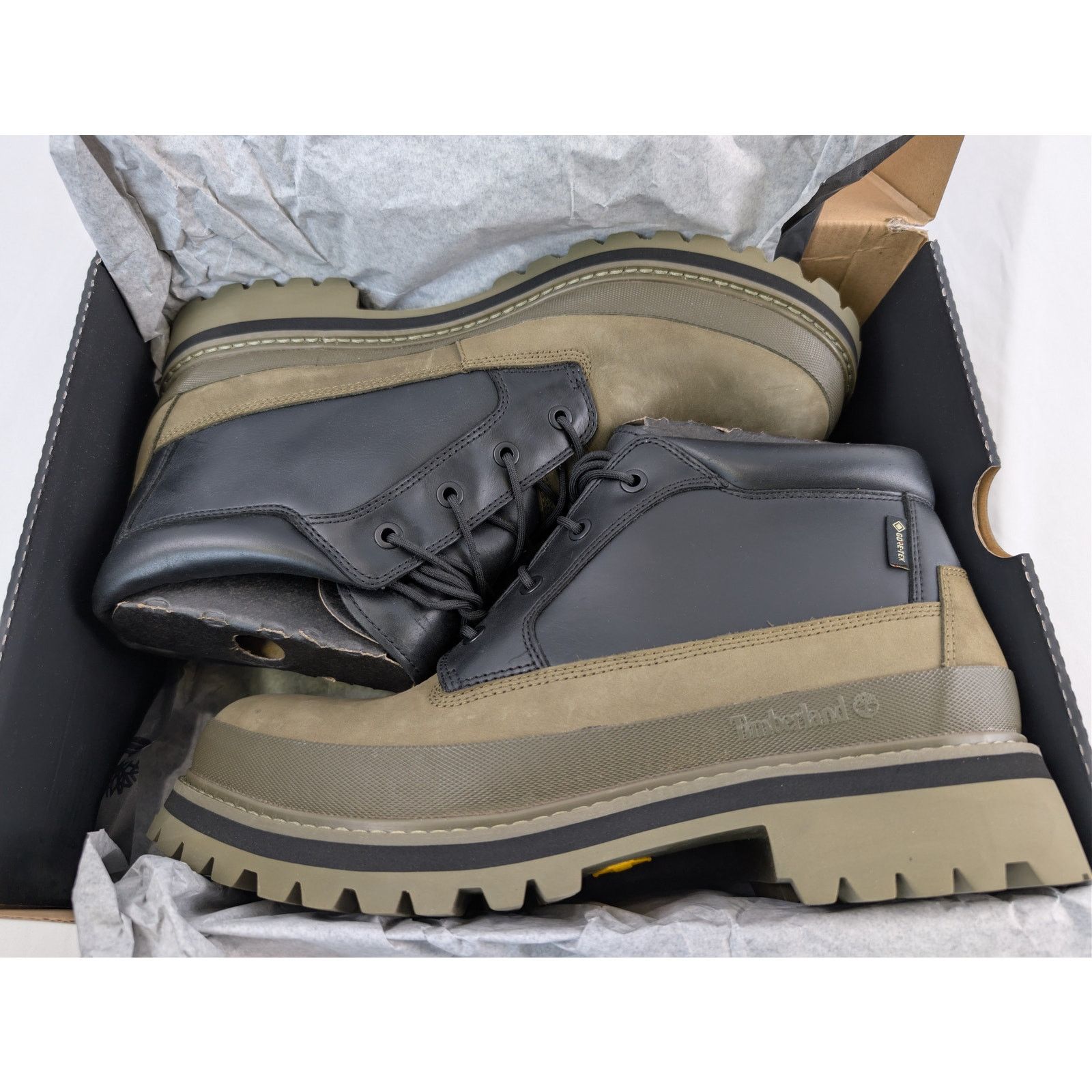 Timberland o1rshd1 Premium Mid Lace Up GTX Chukka Boots in Dark Green Size US 11 / EU 44 - 22 Thumbnail
