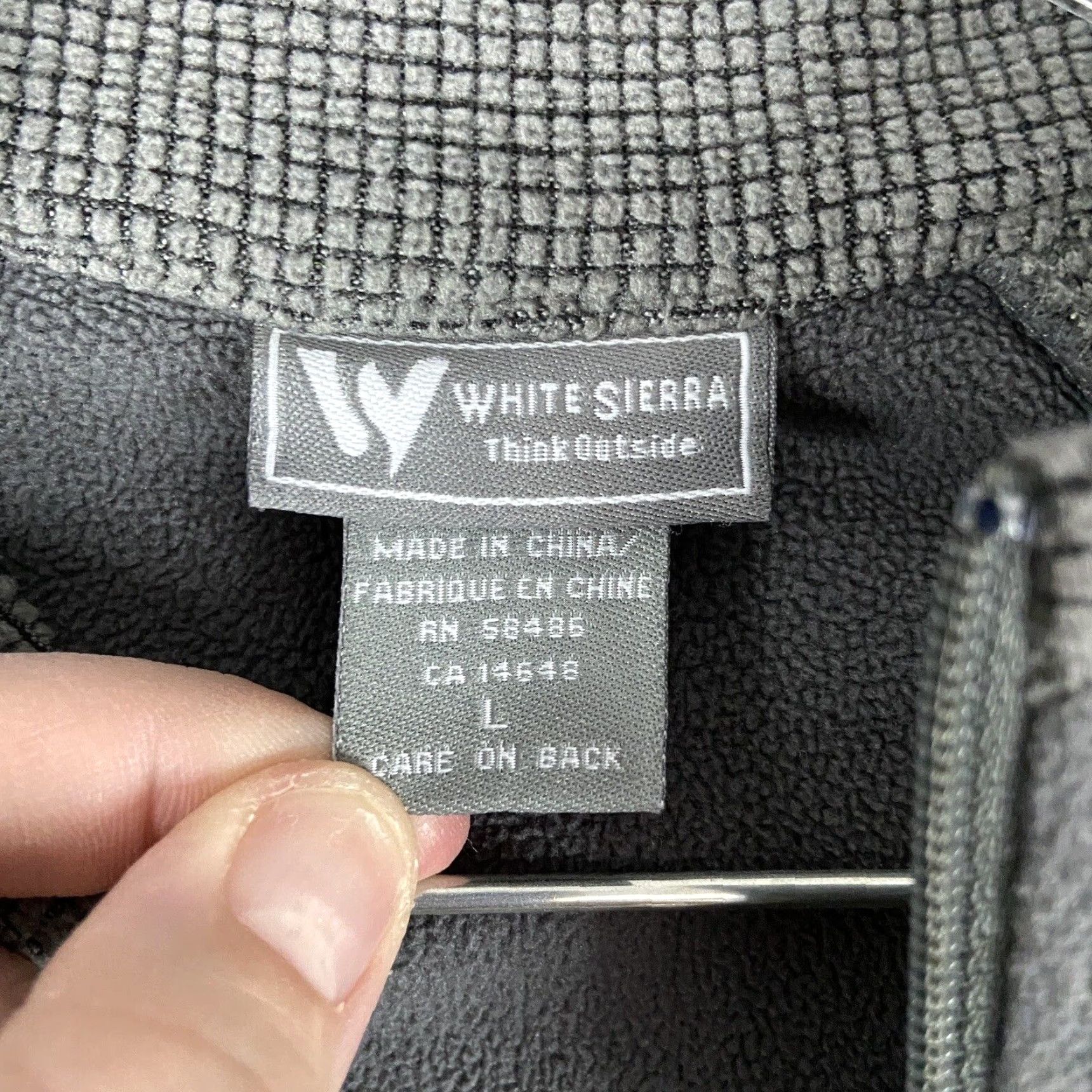 Vintage VINTAGE? (No) White Sierra Think Outside 1/2 Zip Long Sleeve Men L Gray Shirt Men L Gray Think Outside 1/2 Zip Long Sleeve Shirt Size US L / EU 52-54 / 3 - 6 Thumbnail