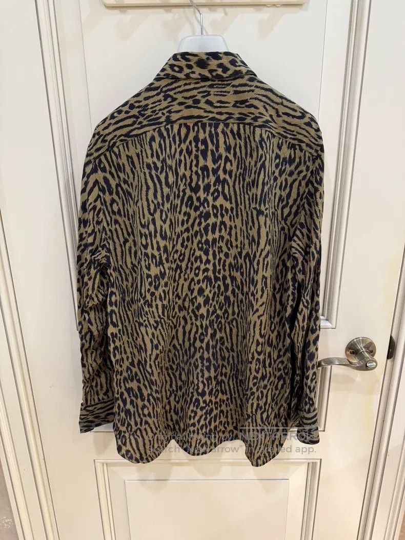 Saint Laurent Paris Saint Laurent Paris Size 39 Leopard print silk shirt, size Size US M / EU 48-50 / 2 - 8 Thumbnail