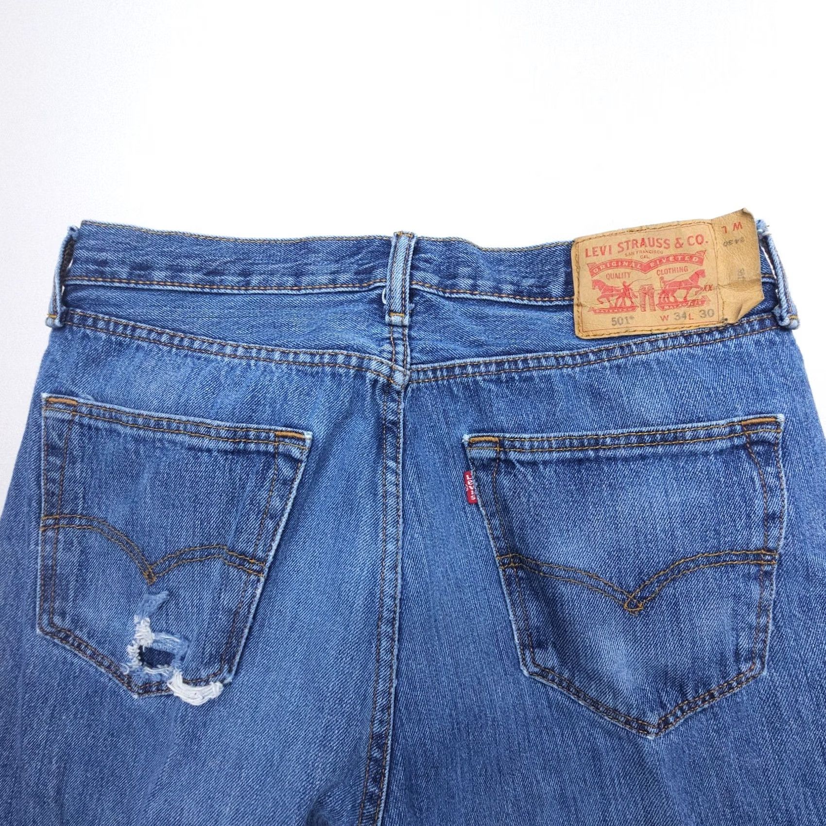 Levi's Levi's 501 Jeans Mens 34 Regular Blue 100% Cotton Rigid Denim Button Fly Distressed Pockets Vintage: No Size US 34 / EU 50 - 3 Thumbnail
