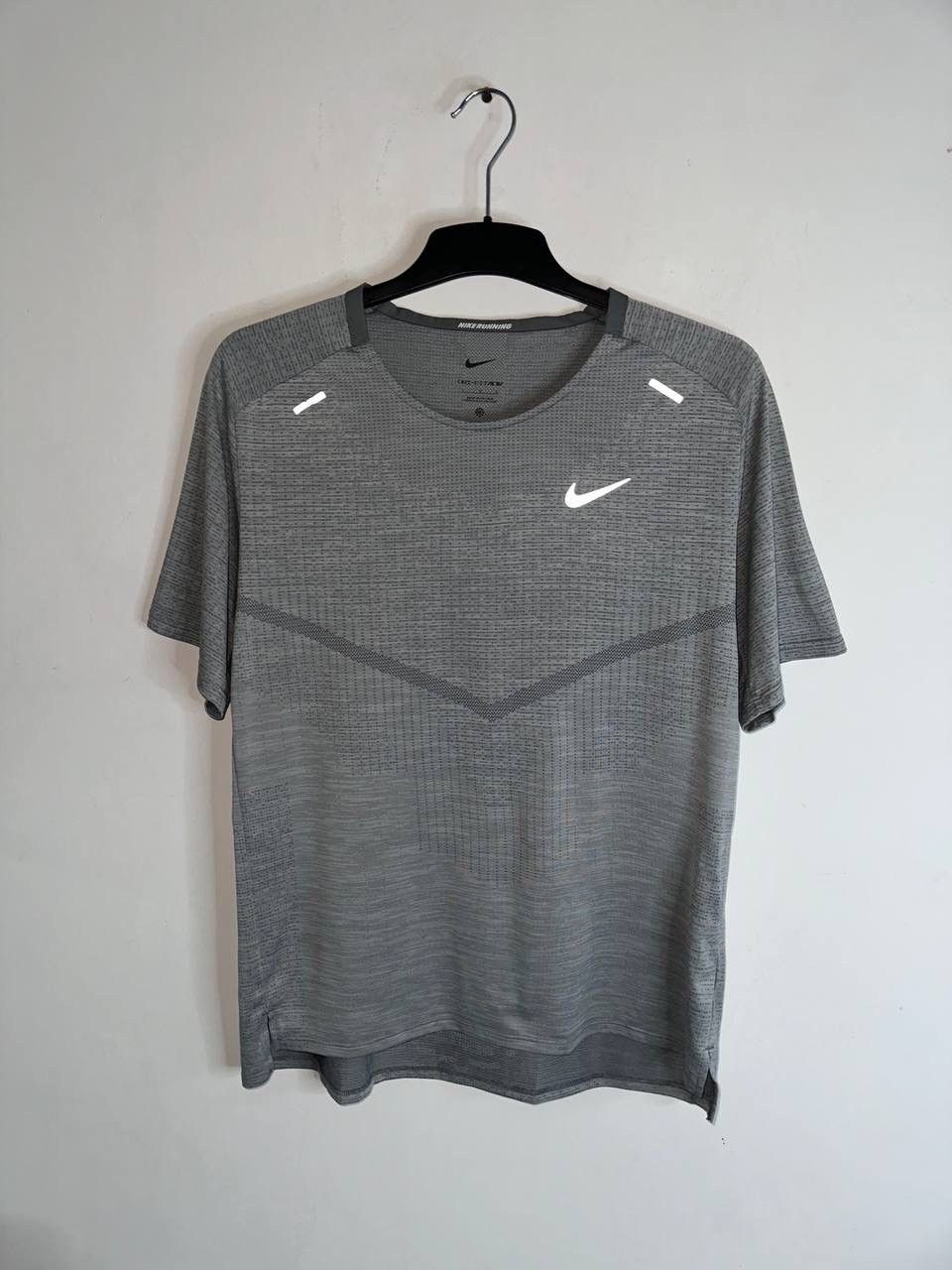 Nike Nike Dri-Fit ADV Running Tee L Reflective Performance Shirt Size US L / EU 52-54 / 3 - 1 Thumbnail
