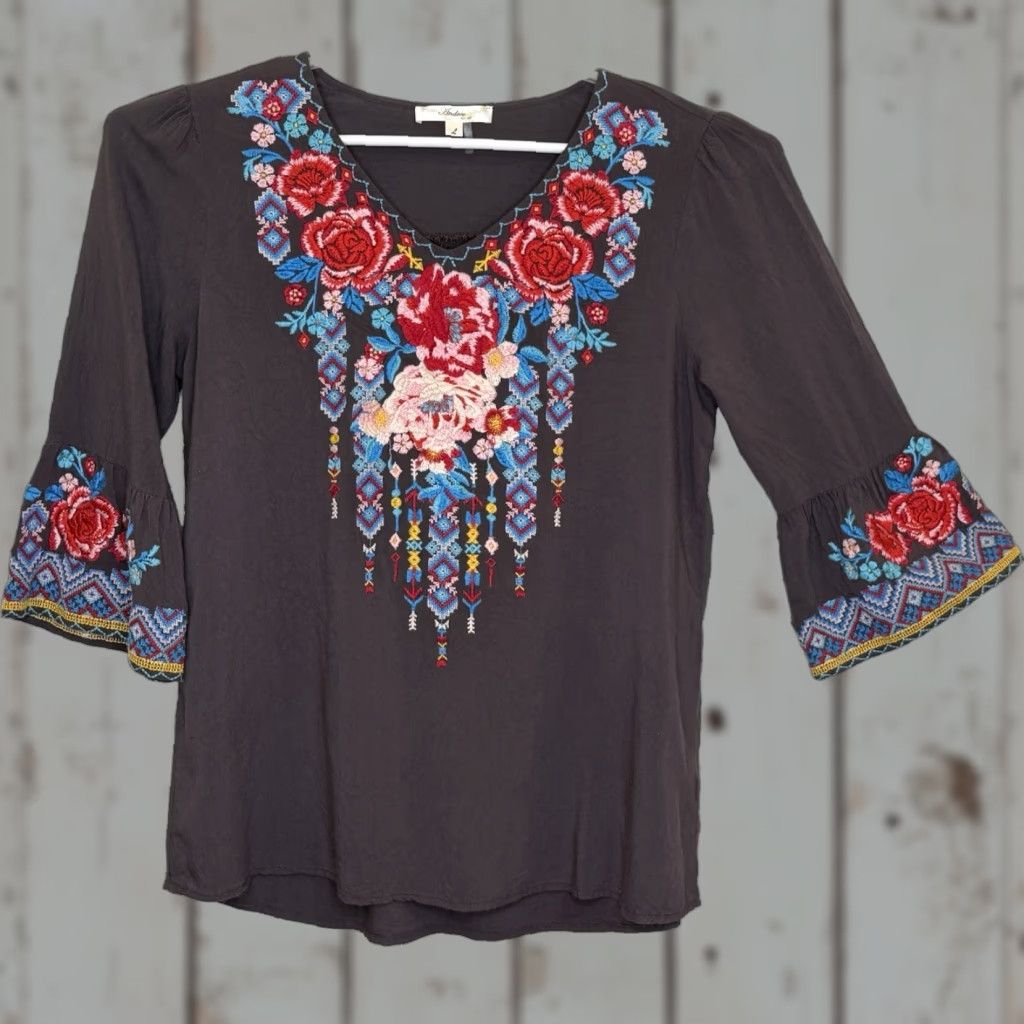 Vintage VINTAGE Andree by Unit Boho Pullover Top Womens Large Gray Embroidery Floral V-Neck 3/4 Bell Sleeve Rayon Size L / US 10 / IT 46 - 1 Thumbnail