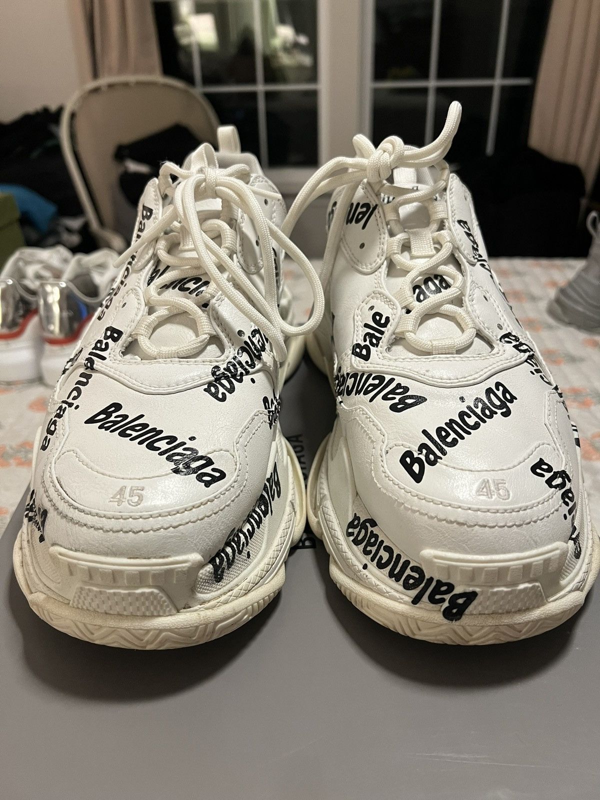 Balenciaga Balenciaga White w/ Large “Balenciaga” Print All Over Size US 12 / EU 45 - 10 Thumbnail