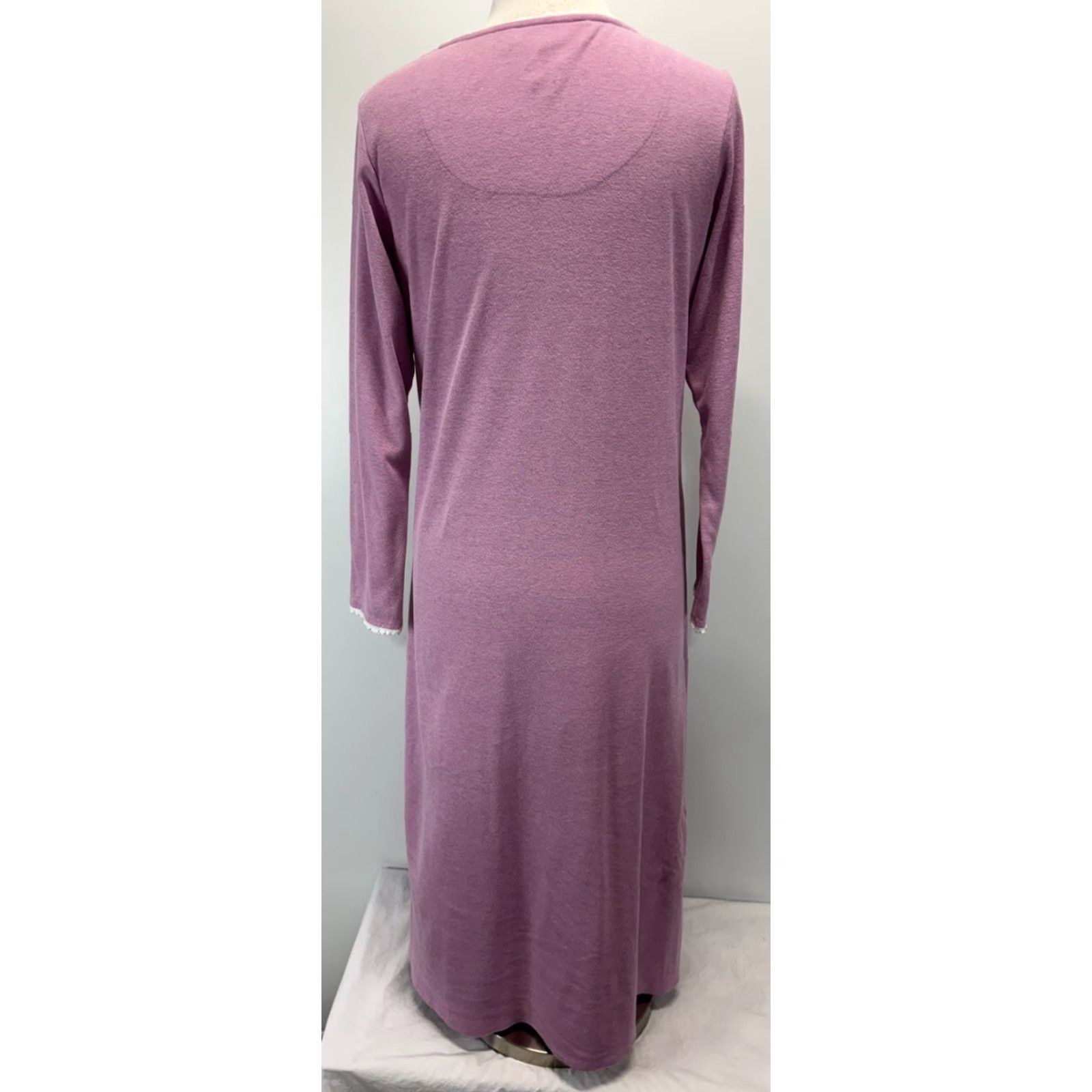 Vintage VINTAGE Eileen West Nightgown Long Sleeve Medium Lilac Cotton Blend Lace Trim Womens Gown Pullover Nightgown Size M / US 6-8 / IT 42-44 - 3 Thumbnail