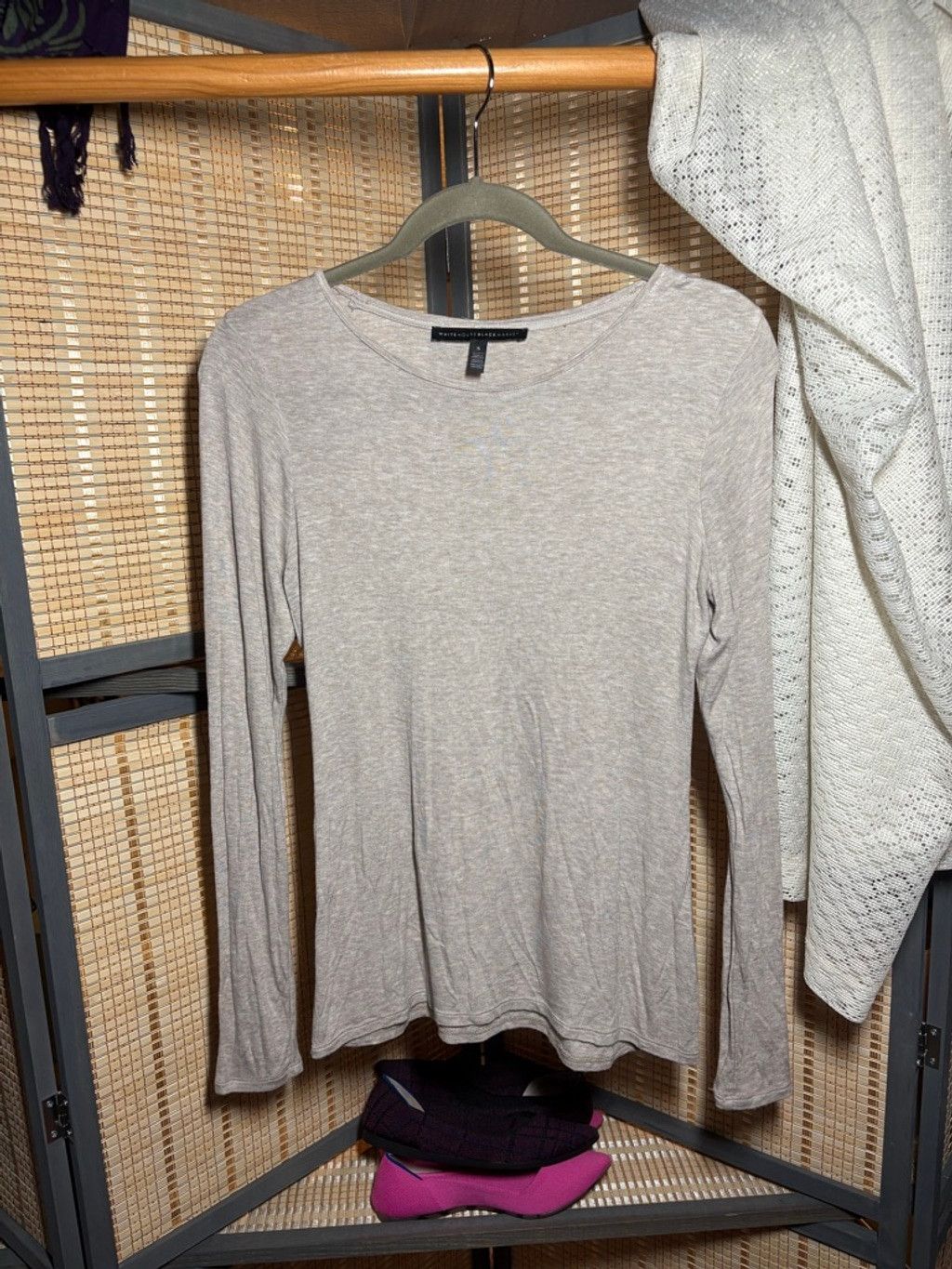 White House Black Market White House Black Market Long Sleeve Oatmeal Heather Tee S Size S / US 4 / IT 40 - 1 Thumbnail