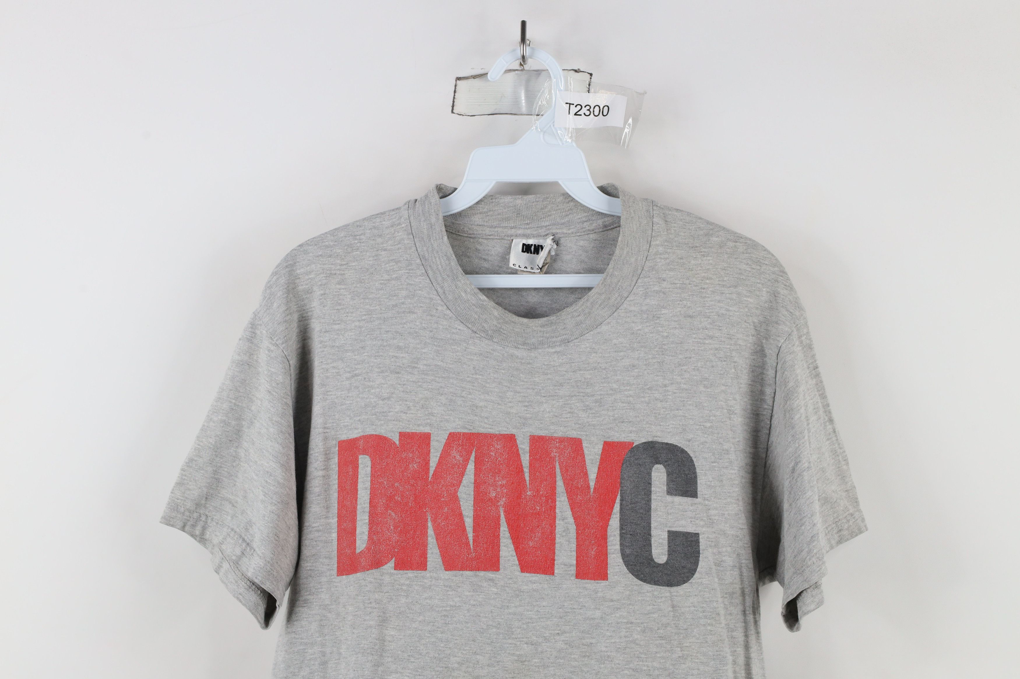 DKNY × Vintage Vintage 90s DKNY Spell Out DKNY New York City T-Shirt Size US M / EU 48-50 / 2 - 2 Thumbnail