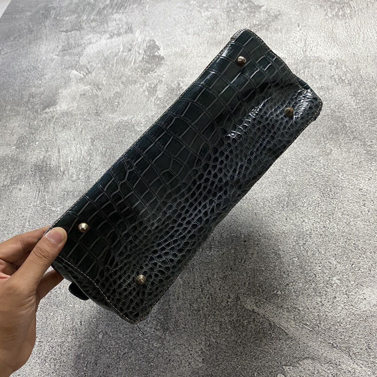 Japanese Brand 2000s Glossy Croc Pattern Structured Handbag Size ONE SIZE - 8 Thumbnail