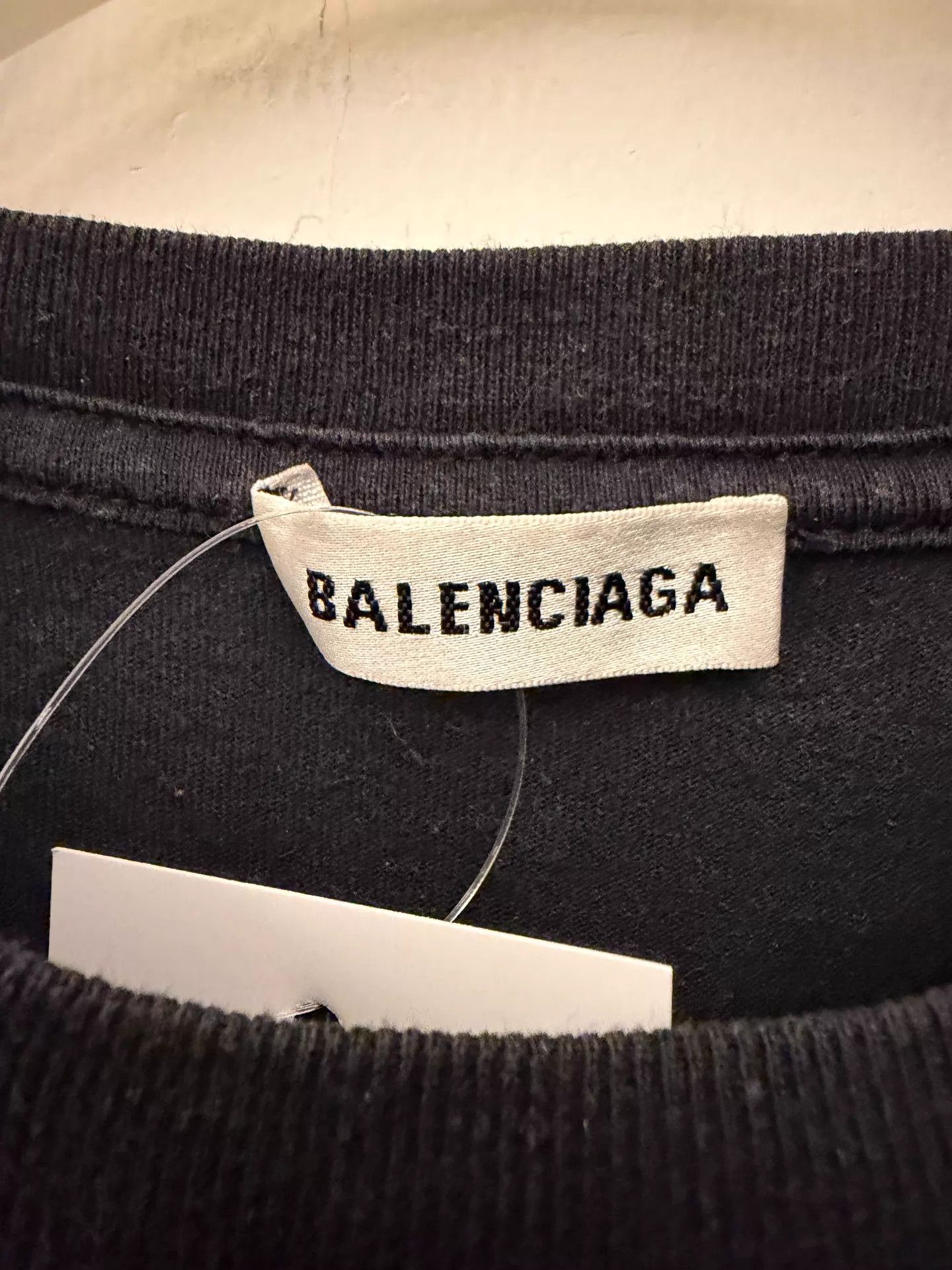Balenciaga Balenciaga Rainbow Gradient Logo Short Tee Wmn Blk S Size S / US 4 / IT 40 - 2 Thumbnail