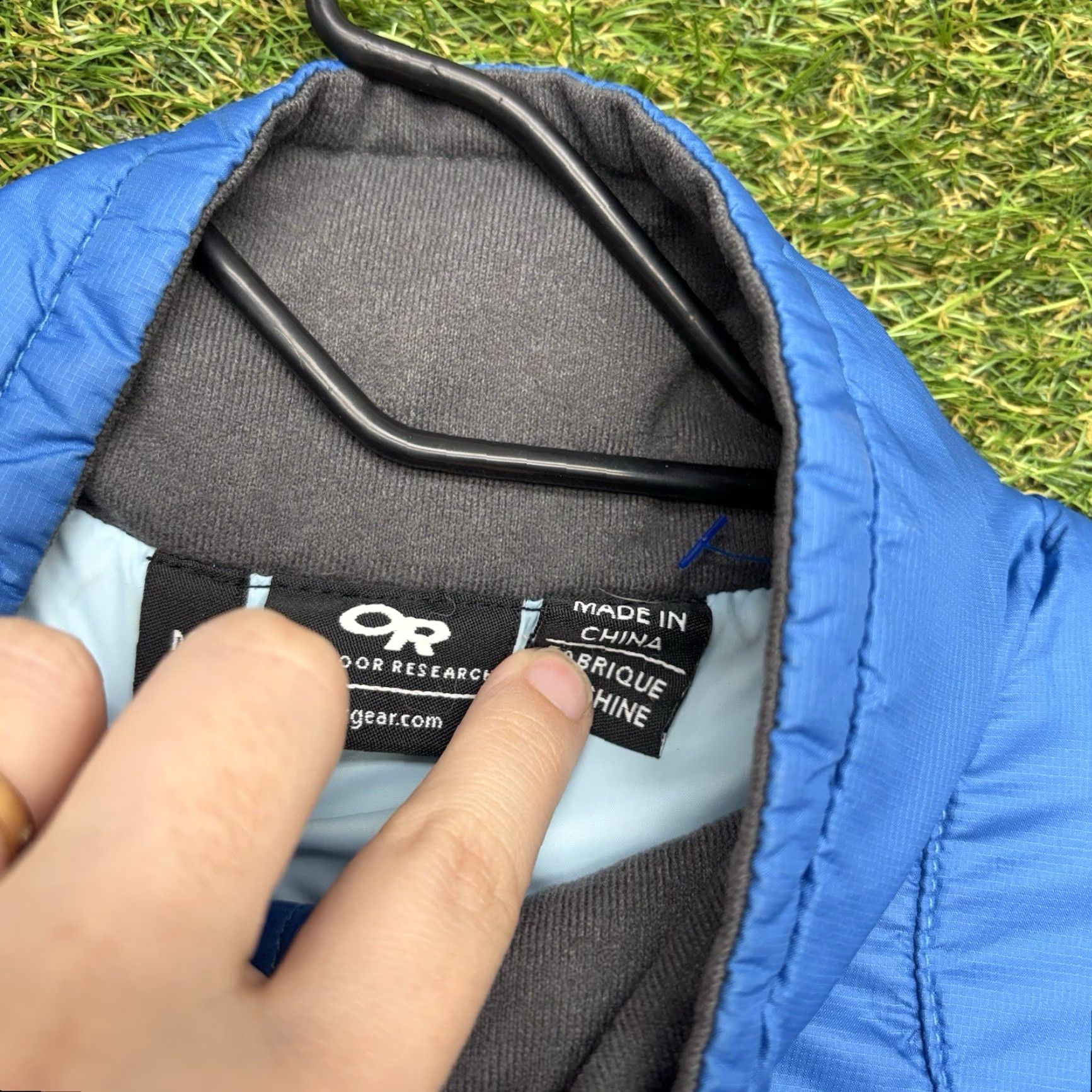 Outdoor Research Outdoor Research Jacket Womens Medium Aqua Hooded Zip Down Outdoor Hiking Jacket Size M / US 6-8 / IT 42-44 - 3 Thumbnail