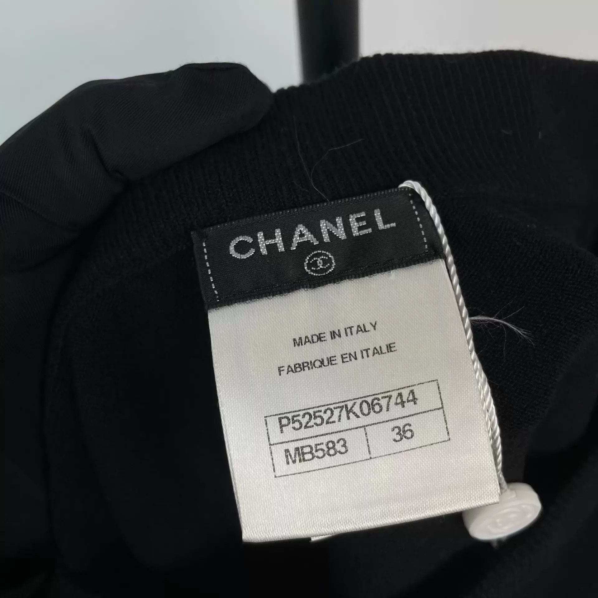 Chanel CHANEL Black & White Wool Tulip Skirt Size 36 Size 26" / US 2 / IT 38 - 4 Thumbnail