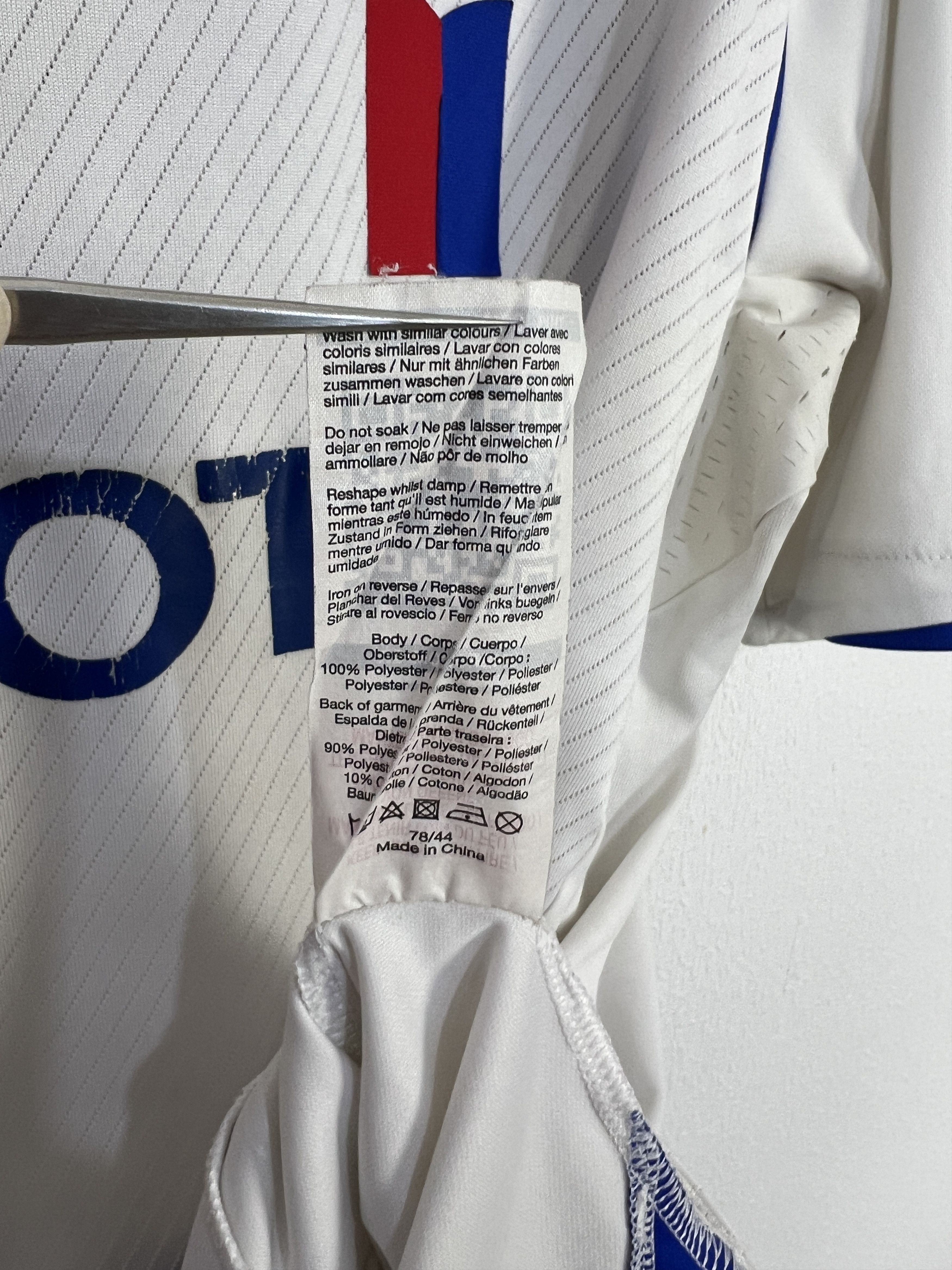 Umbro Olympique Lyonnais Home football shirt 2006 Soccer Umbro Size US L / EU 52-54 / 3 - 10 Thumbnail