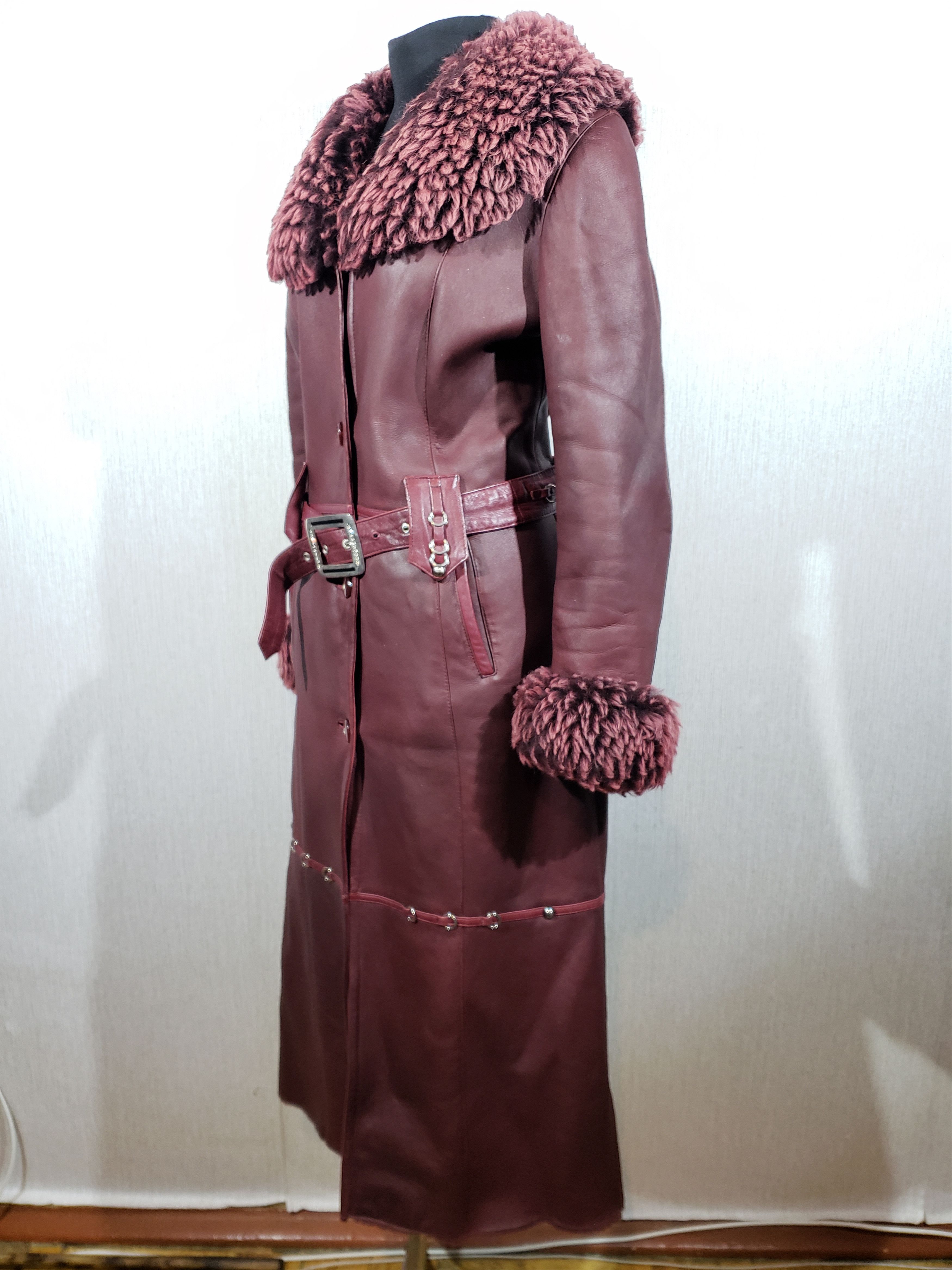 Other Stylish burgundy sheepskin coat with a warm fluffy collar. Size L / US 10 / IT 46 - 2 Thumbnail