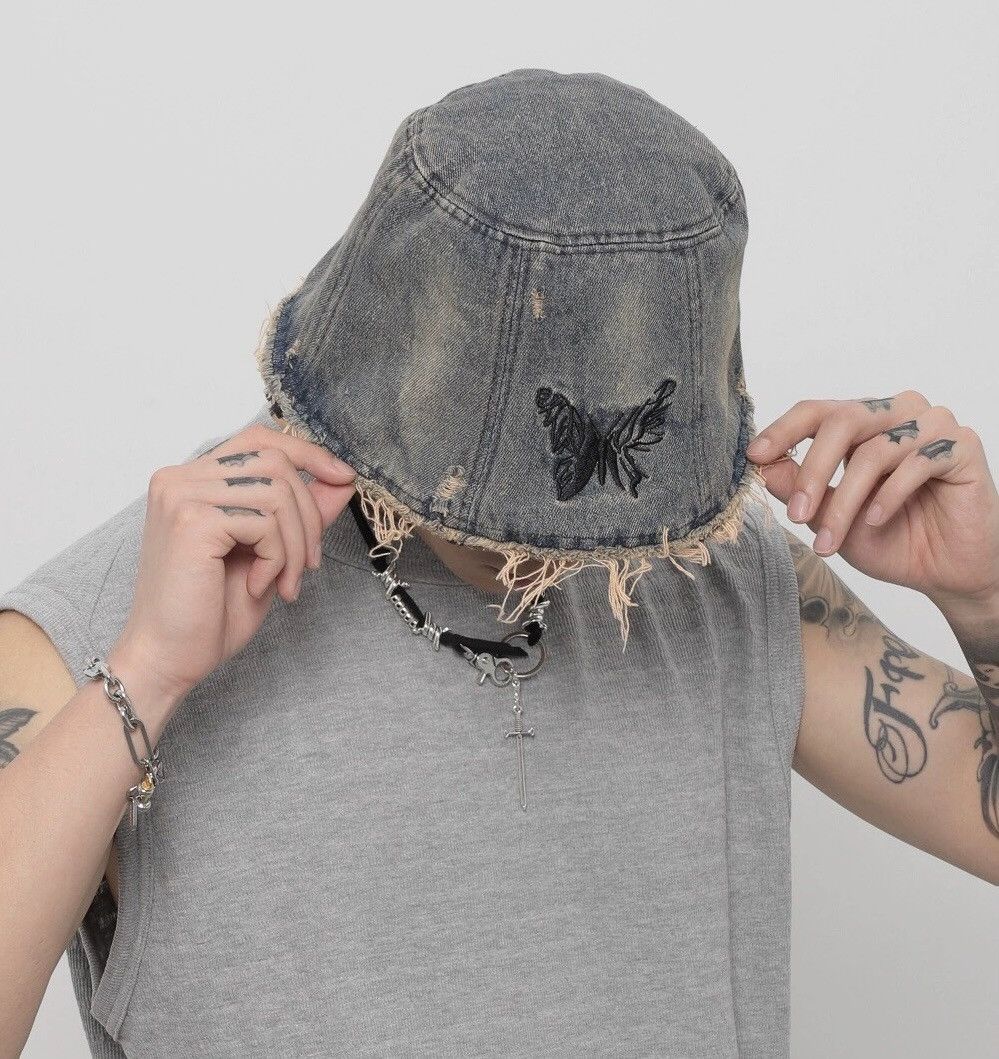Japanese Brand Retro distressed butterfly embroidered wash denim bucket hat Size ONE SIZE - 1 Thumbnail