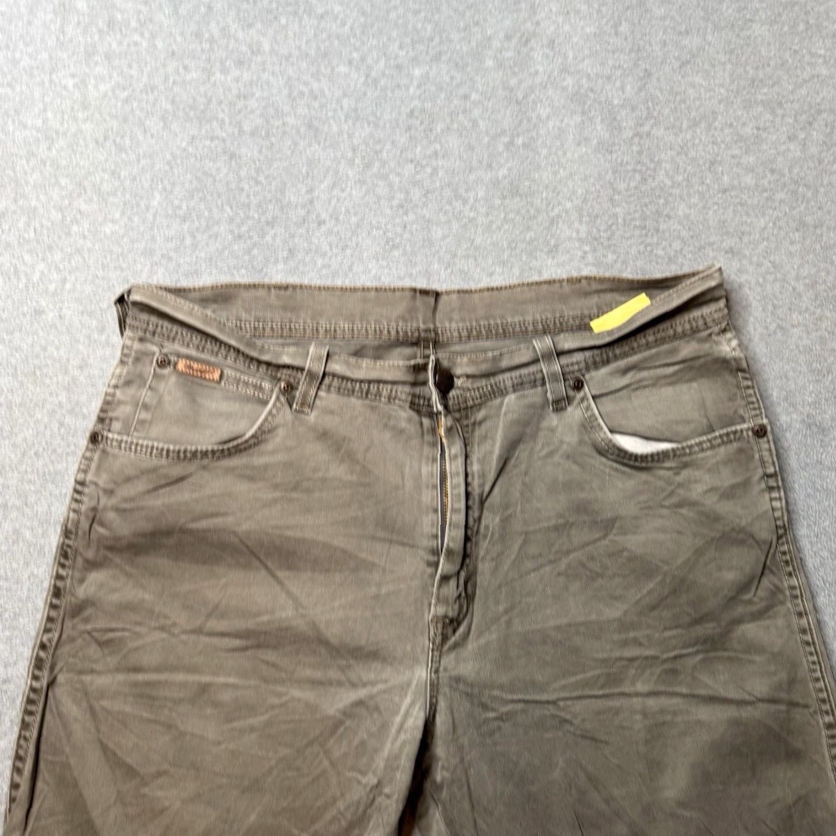 Wrangler Jeans Mens 36x36 Gray Denim Relaxed Straight 5-Pocket Inseam 29 Genuine Wrangler Retro Bootcut Western Shirt?