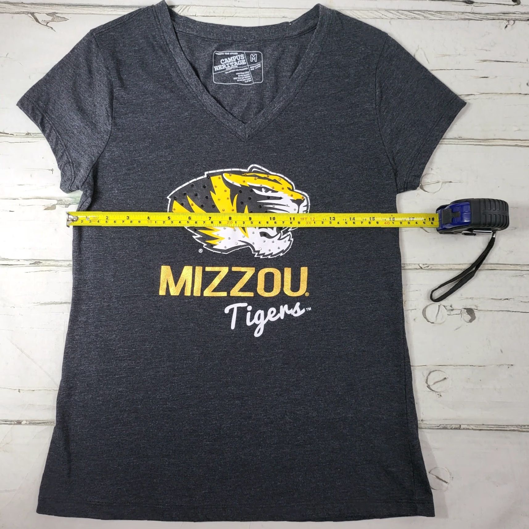 Vintage VINTAGE Campus Heritage Mizzou Tigers V-Neck T-Shirt Womens M Gray EUC Size M / US 6-8 / IT 42-44 - 4 Thumbnail