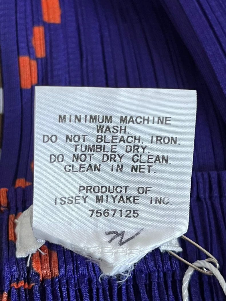 Issey Miyake Issey Miyake size:3 Red and blue piano key half skirt Size 22" - 4 Thumbnail