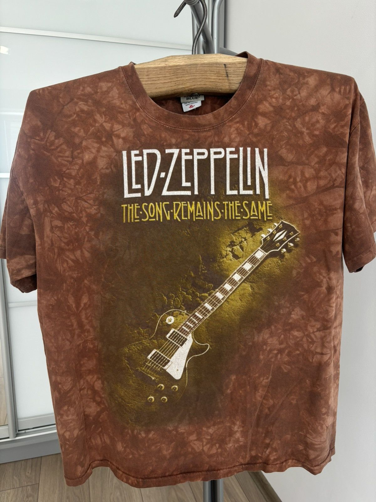 Band Tees Vintage 2000s Led Zeppelin Liquid Blue Brown Tee Size US XL / EU 56 / 4 - 4 Thumbnail