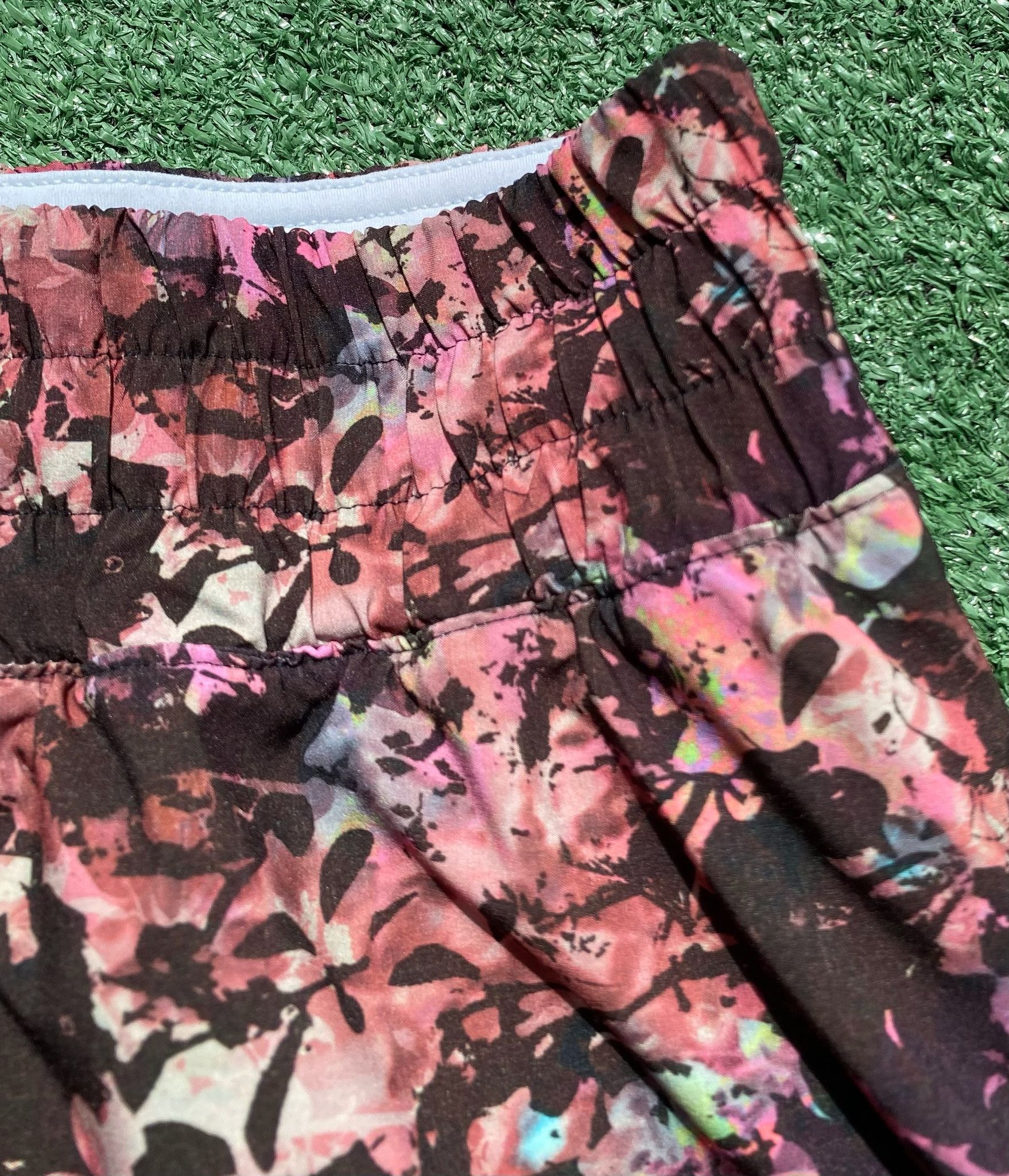 Lululemon Lululemon Track That Floral Stencil Blossom Lined Shorts 4 Size 27" / US 4 / IT 40 - 3 Thumbnail