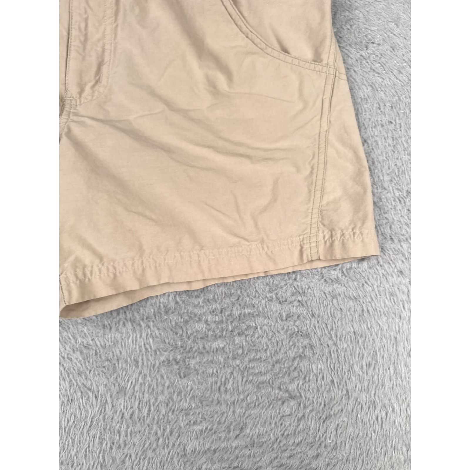 Vintage Columbia Shorts Women PM Beige Chino Cotton Nylon Blend Hiking 34x5 Petite Non-Vintage Activewear Casual Travel Shirt? Size 32" / US 10 / IT 46 - 2 Thumbnail