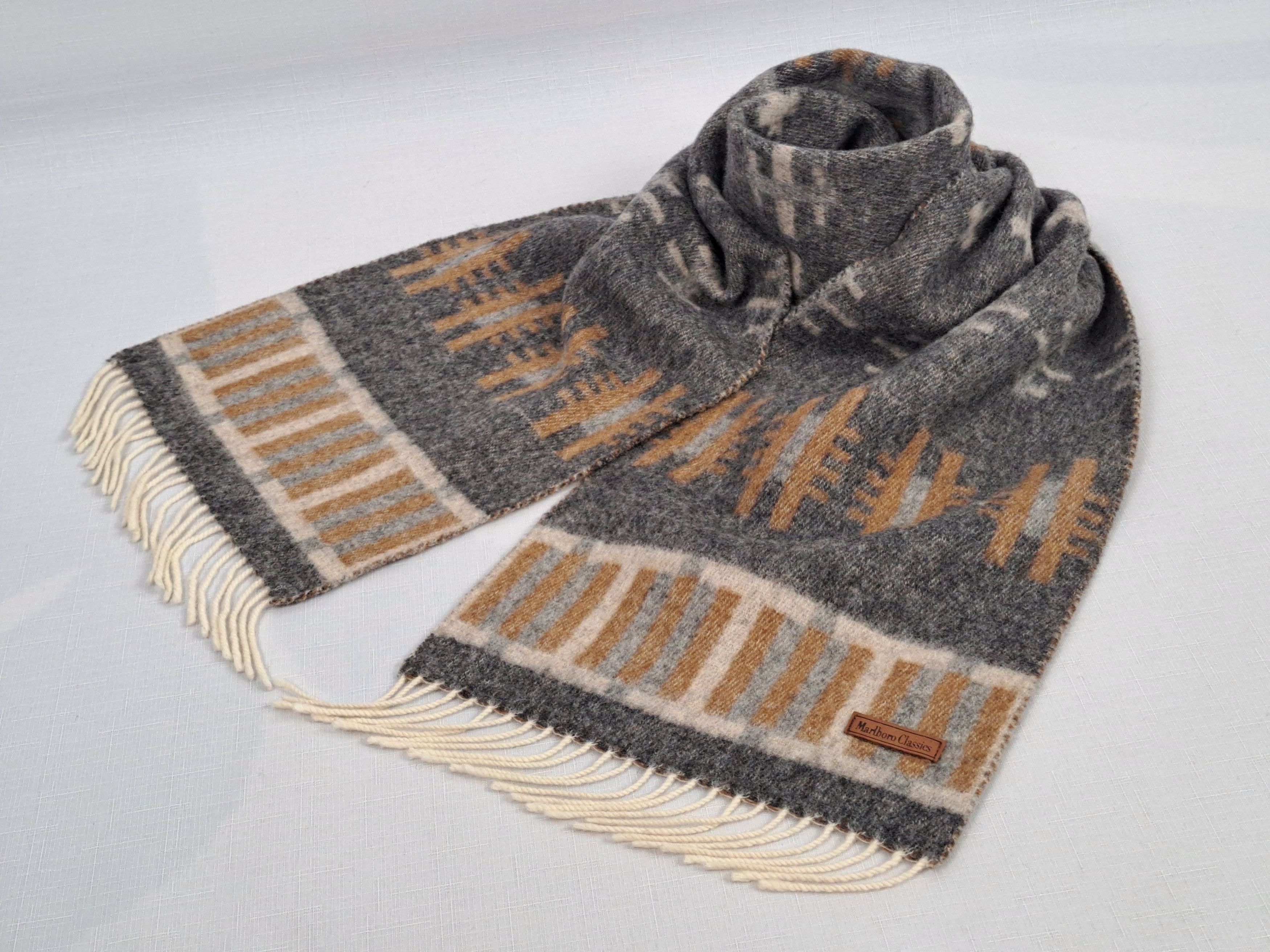 Marlboro Classics Marlboro Classics vintage fringe wool blend scarf. Size ONE SIZE - 1 Thumbnail