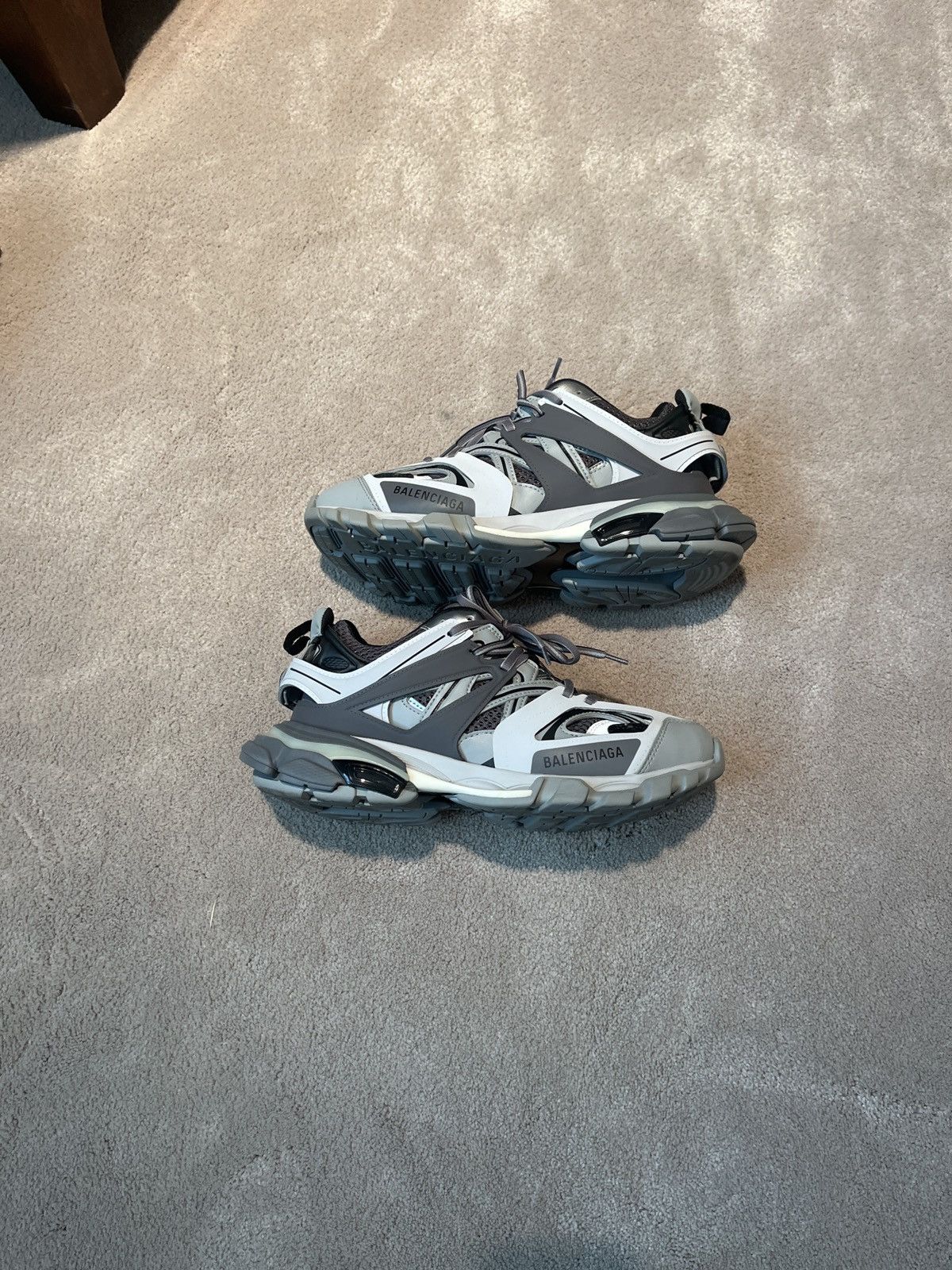 Balenciaga pink green" tracks