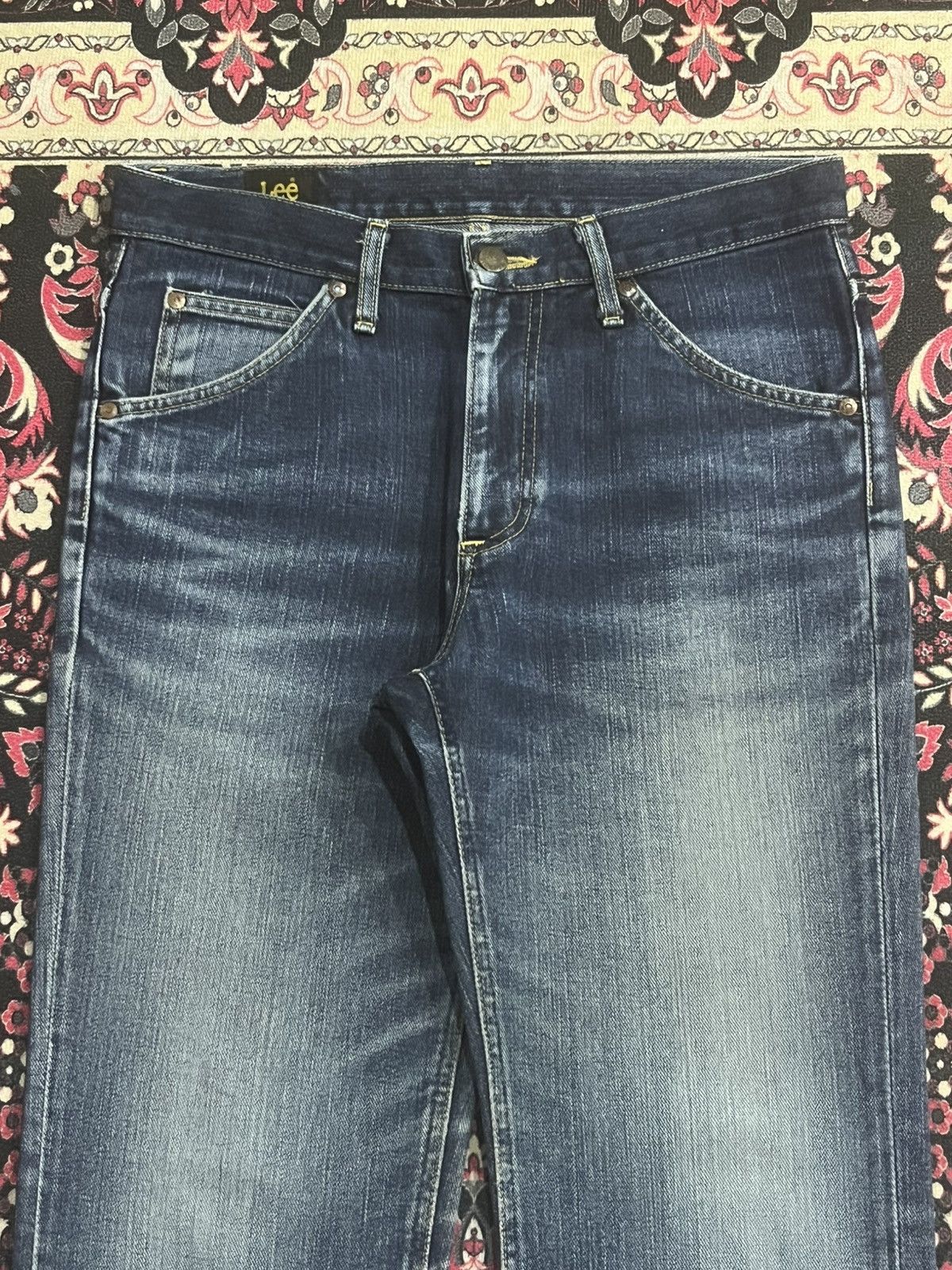 Vintage Vintage Lee Japan Dark Blue Faded Washed Distress Flare Jean Size US 31 - 4 Thumbnail