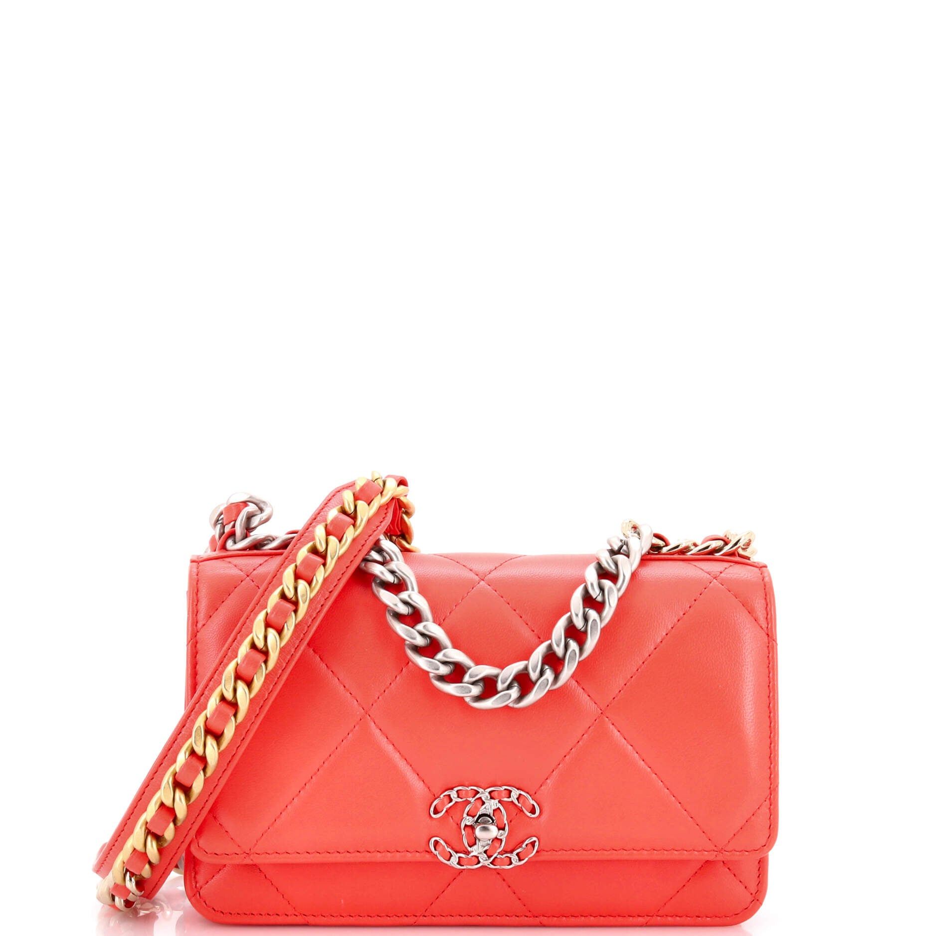 Chanel 19 Wallet on Chain Size ONE SIZE - 1 Thumbnail