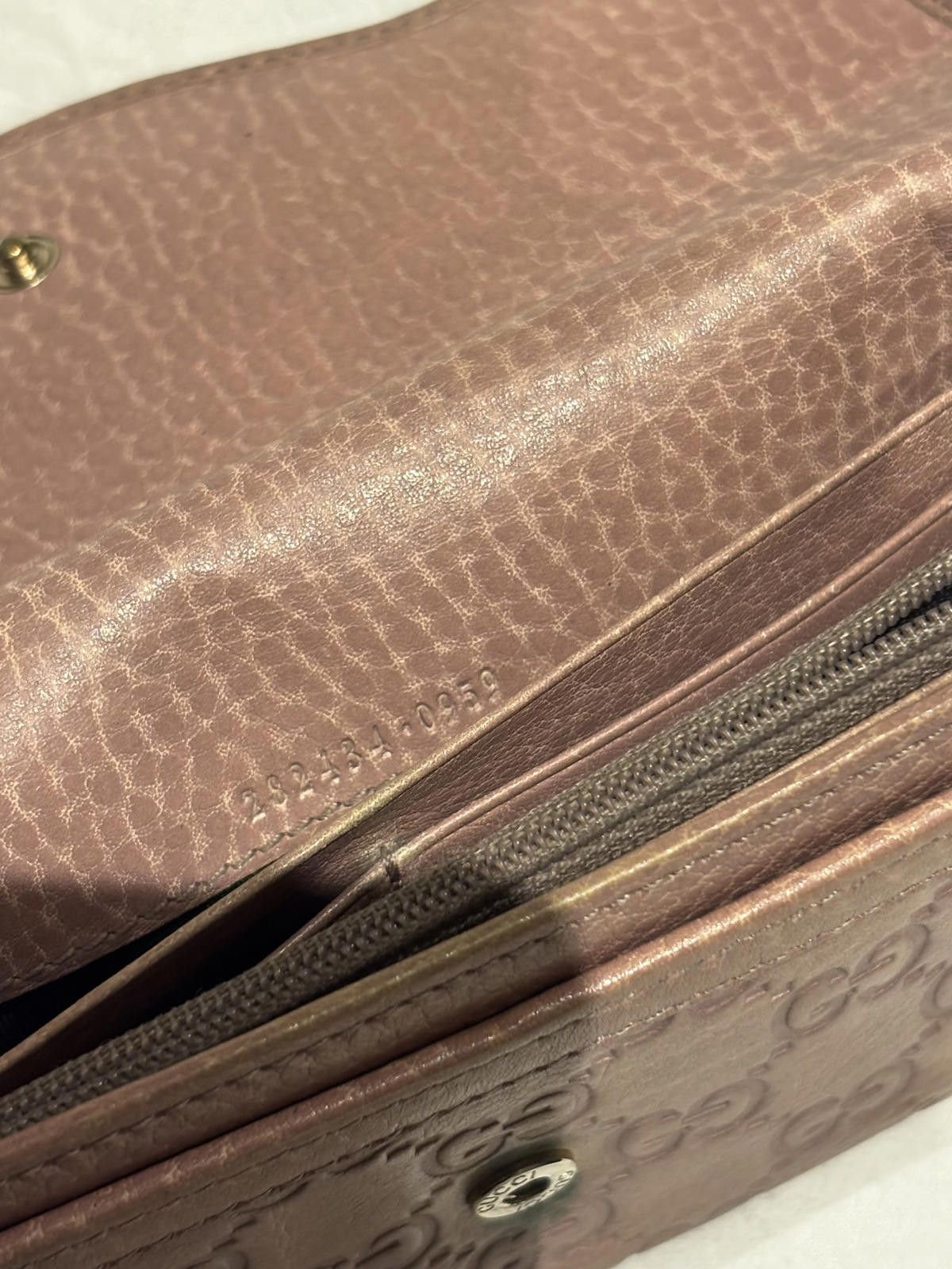 Gucci Gucci - Vintage Pink Leather Wallet with GG Logo Size ONE SIZE - 7 Thumbnail