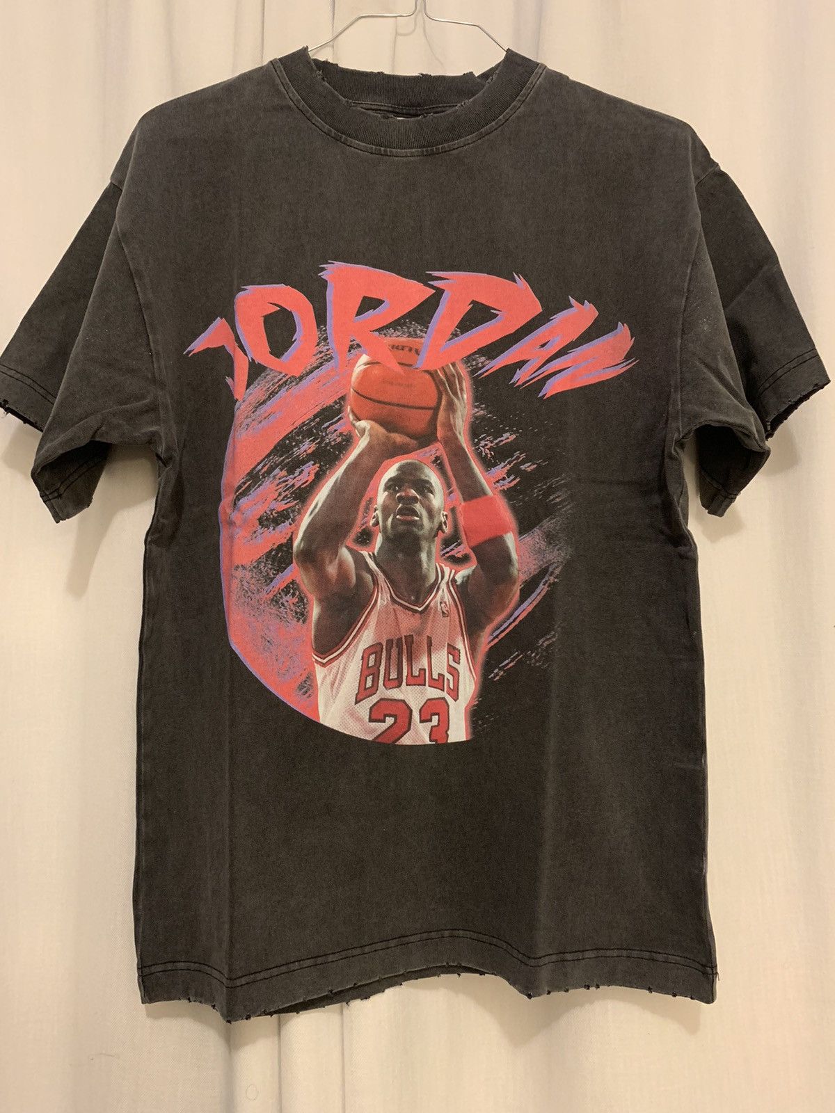 Vintage Vintage Michael Jordan Bulls Size M tee Size US M / EU 48-50 / 2 - 1 Thumbnail