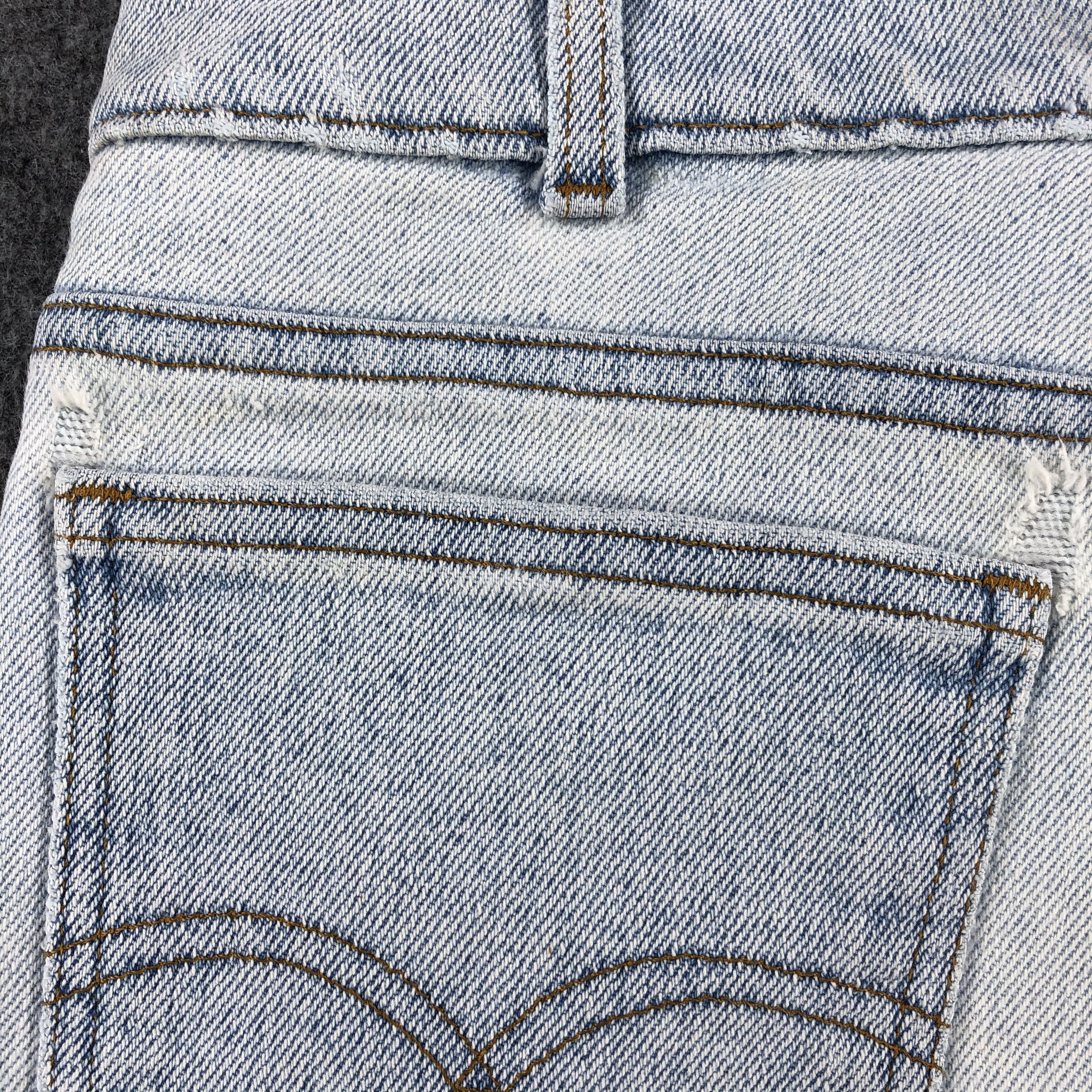 Levi's 90s Vintage Light Wash Levis Jeans-J1687 Size US 34 / EU 50 - 9 Thumbnail